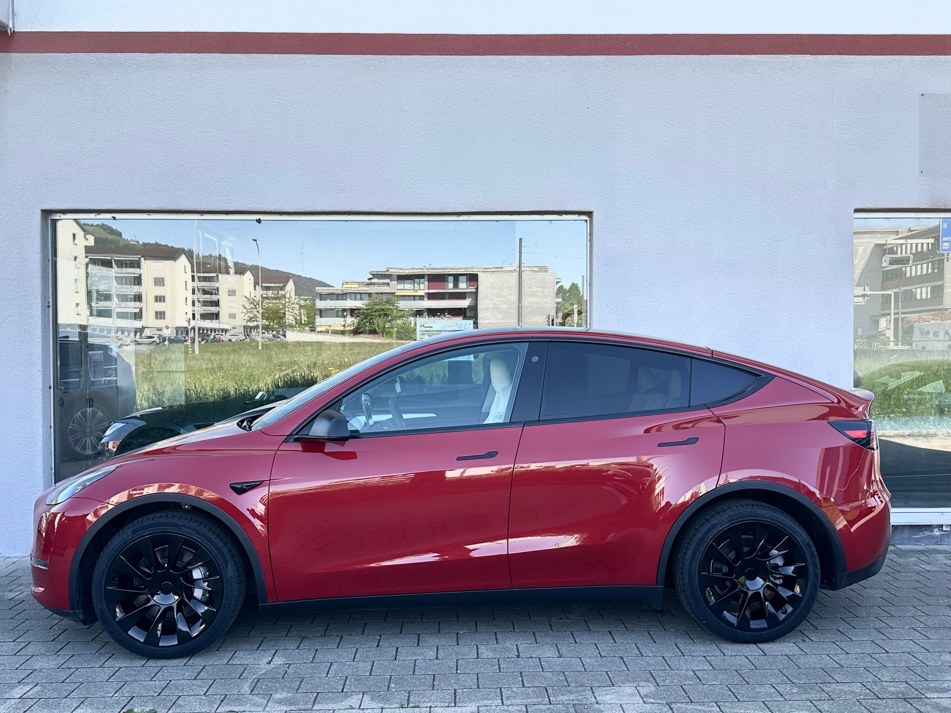 TESLA Model Y Long Range-image-2