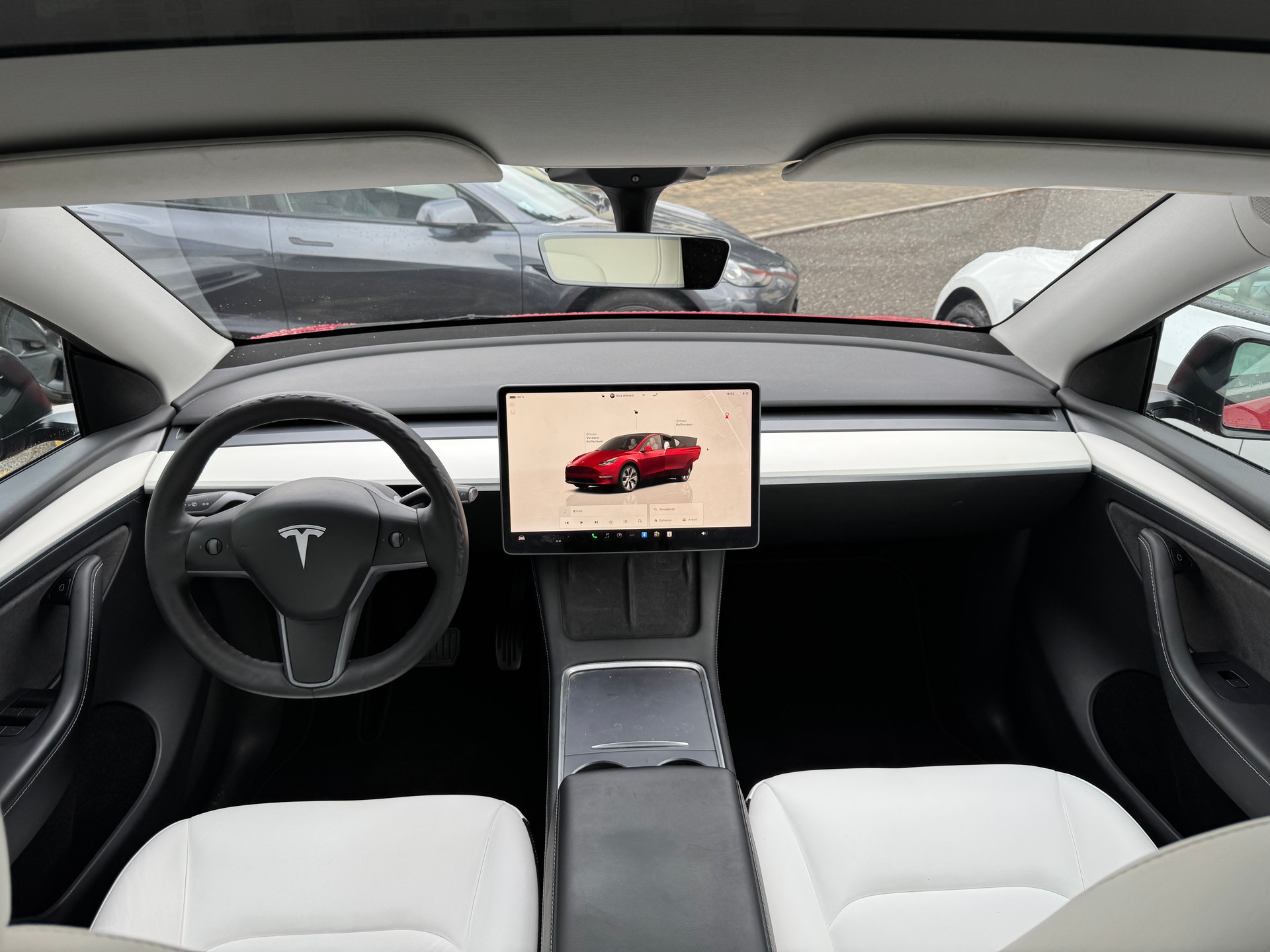 TESLA Model Y Long Range-image-9