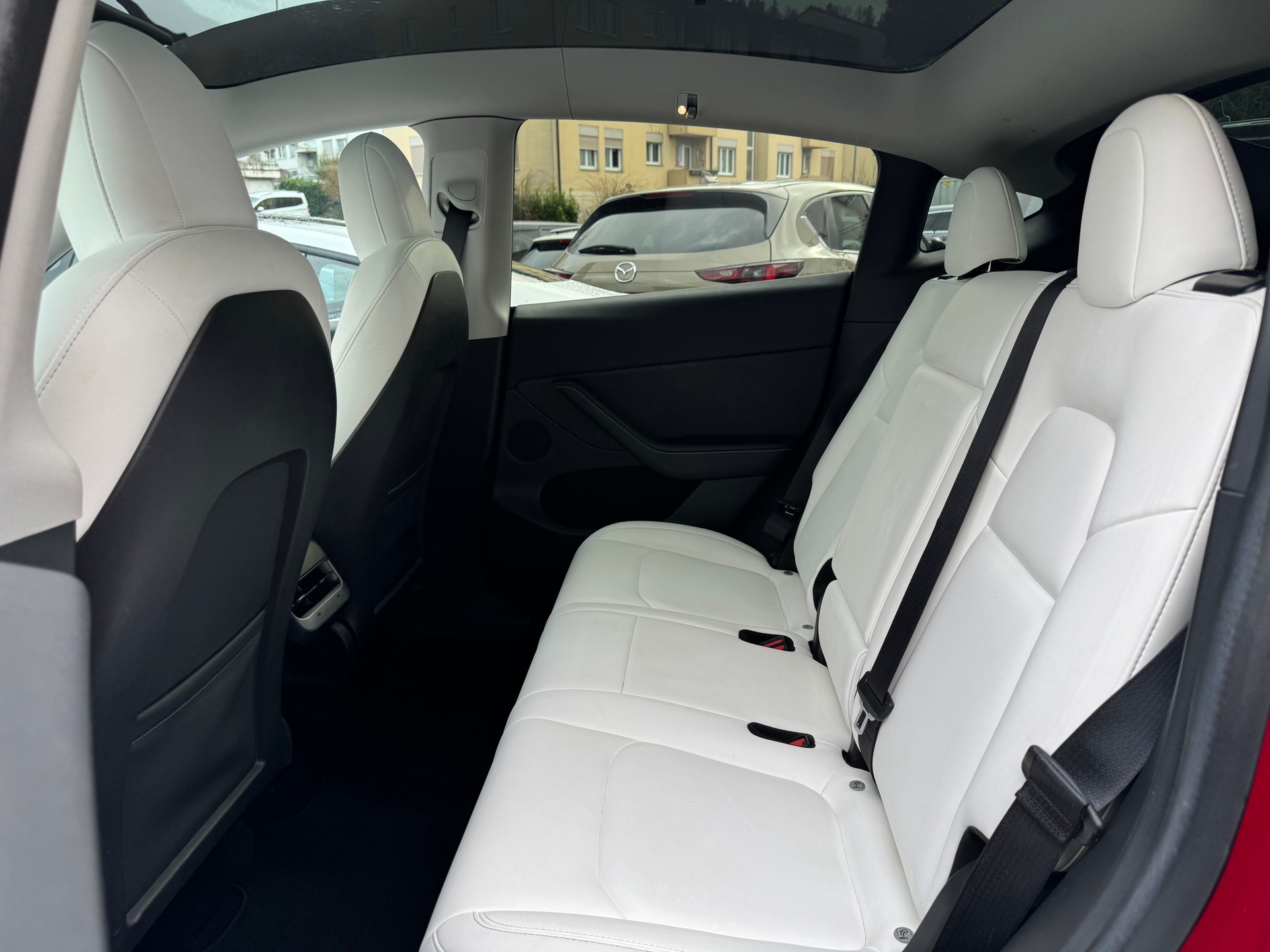 TESLA Model Y Long Range-image-7