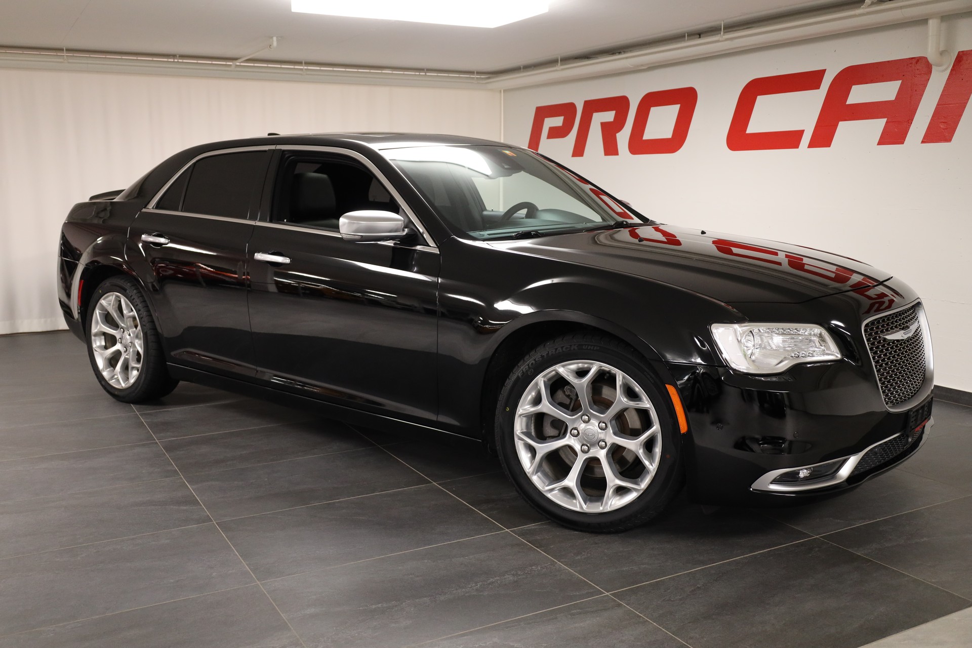 CHRYSLER 300C Platinum 5.7 HEMI-image-2