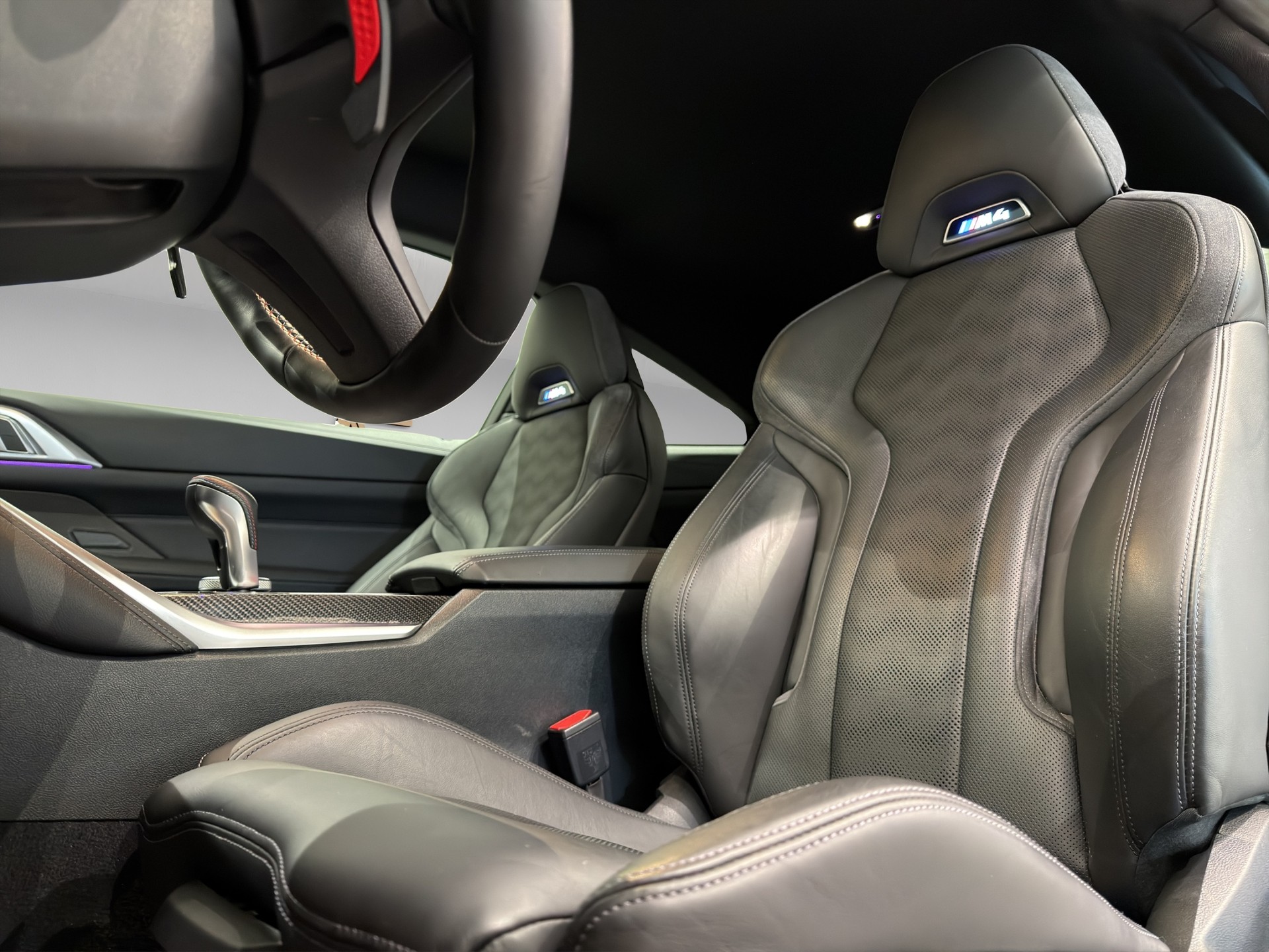 BMW M4 Coupé Competition M xDrive-image-12