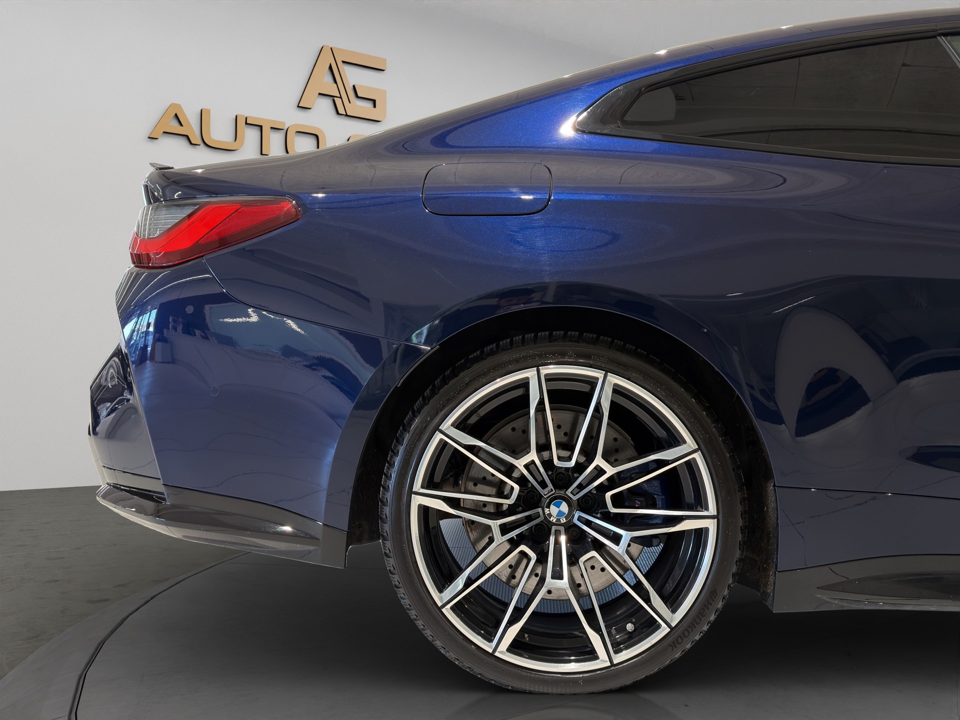 BMW M4 Coupé Competition M xDrive-image-9