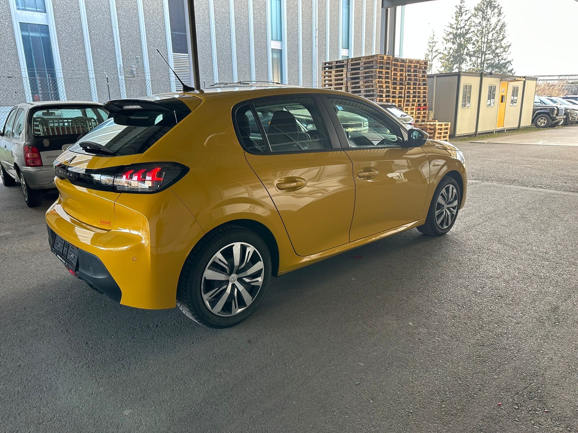 PEUGEOT 208 1.2 PureTech Allure Pack-image-1