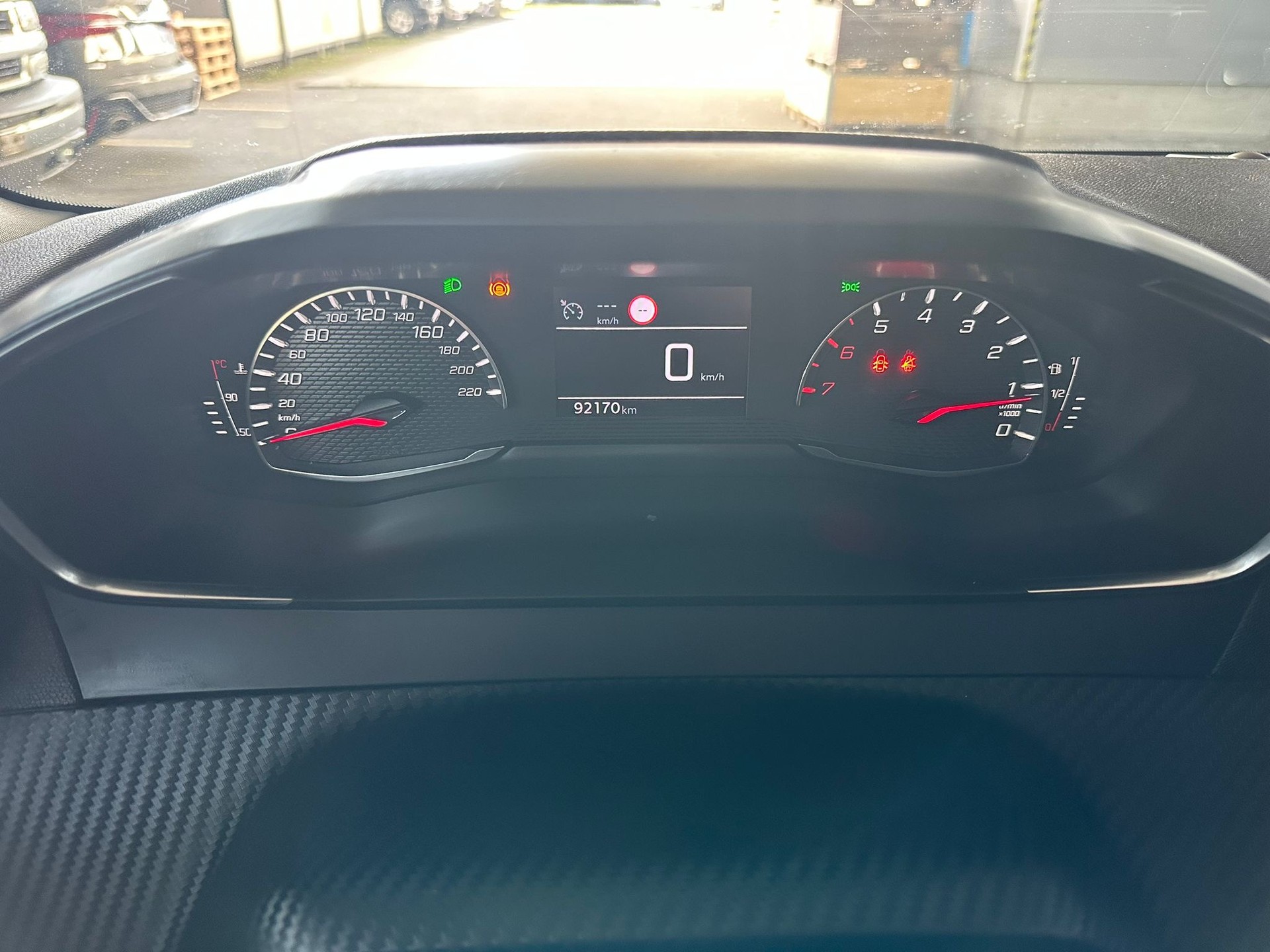 PEUGEOT 208 1.2 PureTech Allure Pack-image-7