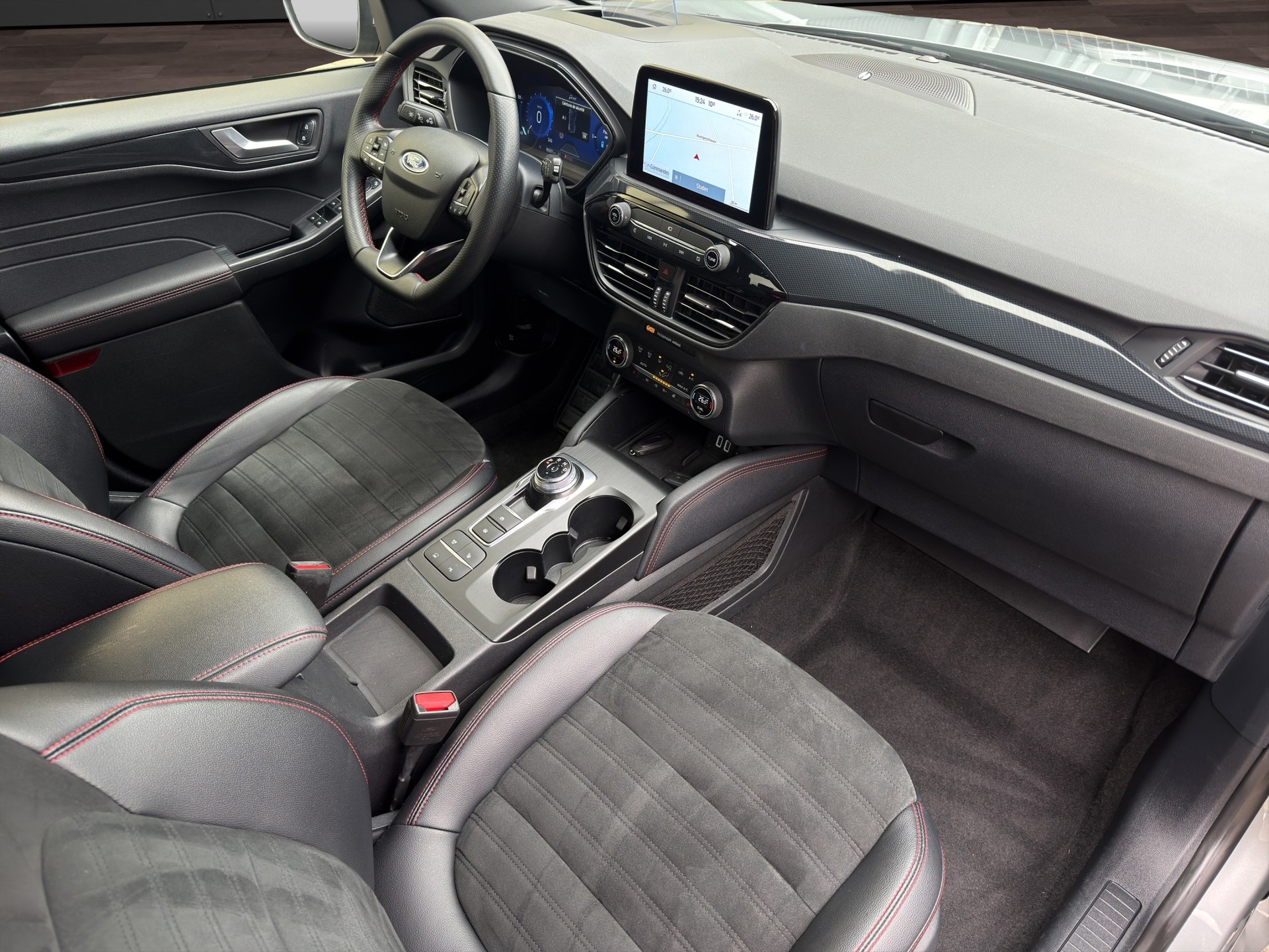 FORD Kuga 2.5 FHEV ST-Line X 4WD-image-18