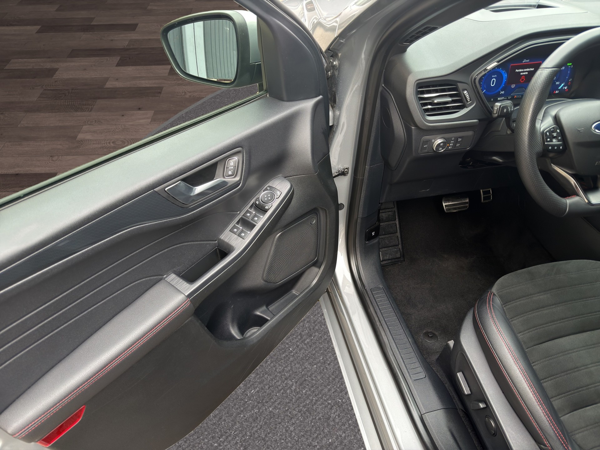 FORD Kuga 2.5 FHEV ST-Line X 4WD-image-19