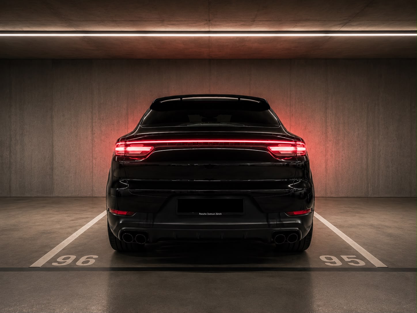 PORSCHE Cayenne Coupé E-Hybrid-image-1