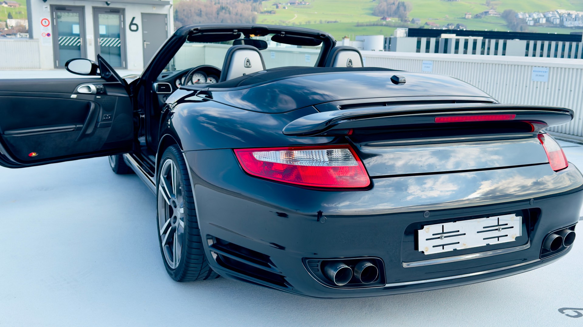 PORSCHE 911 Cabrio Turbo-image-4