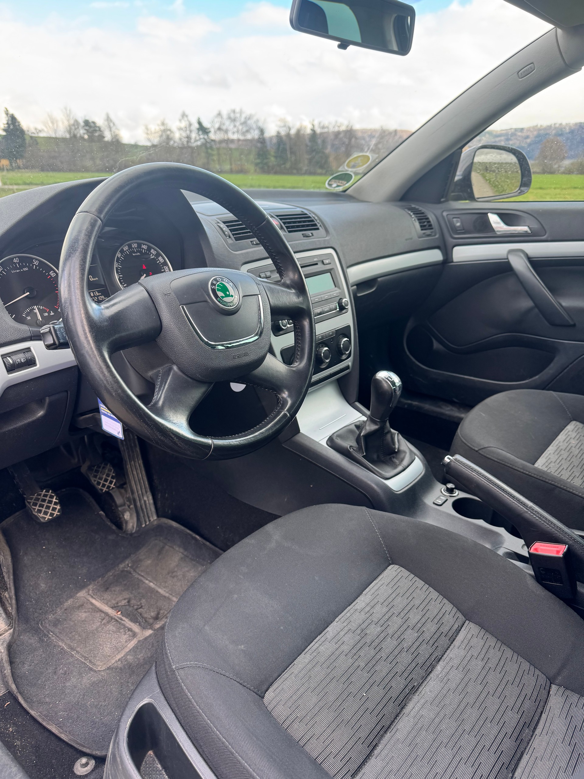 SKODA Octavia Combi 1.8 TSI Elegance-image-8