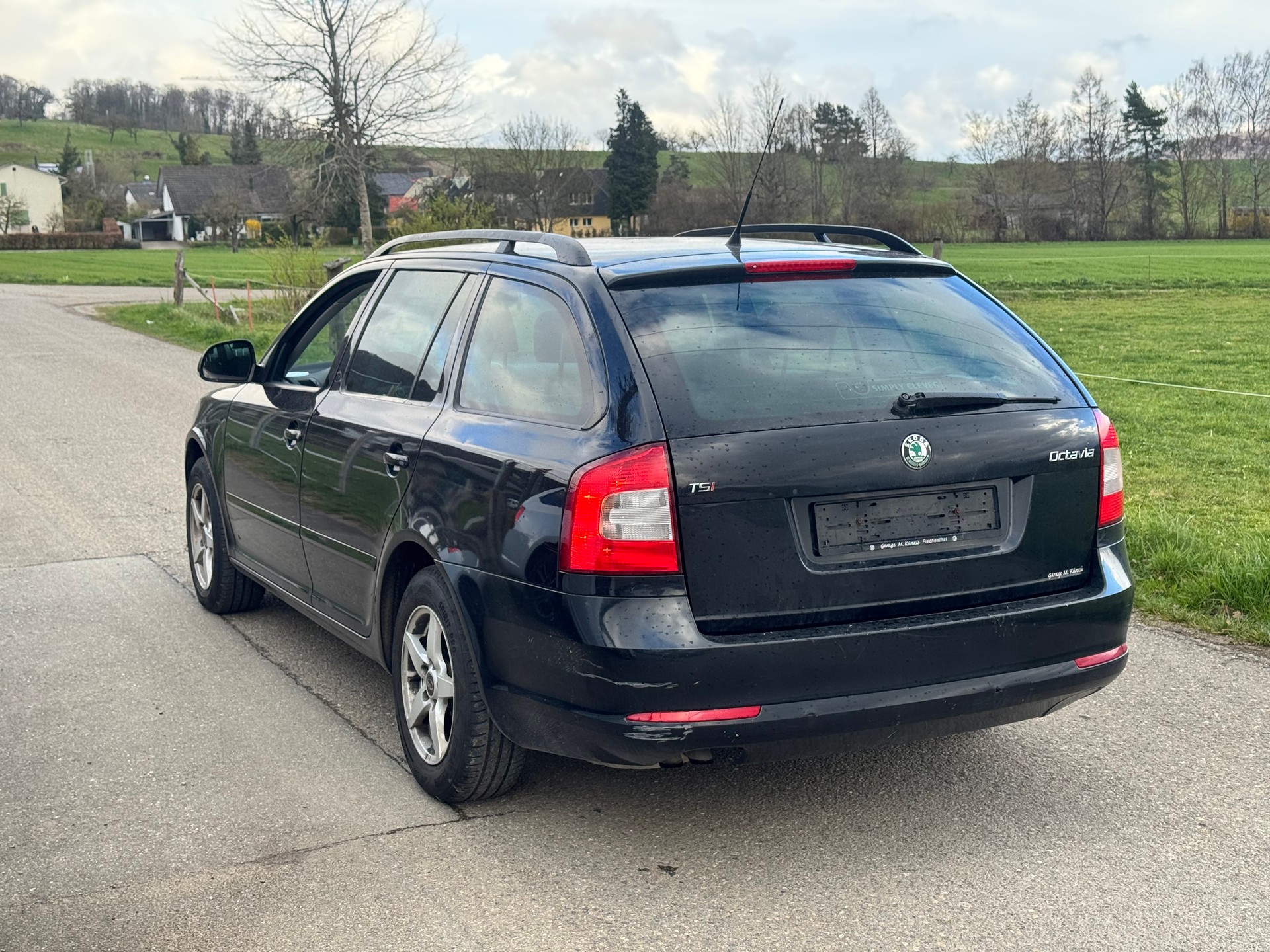 SKODA Octavia Combi 1.8 TSI Elegance-image-3