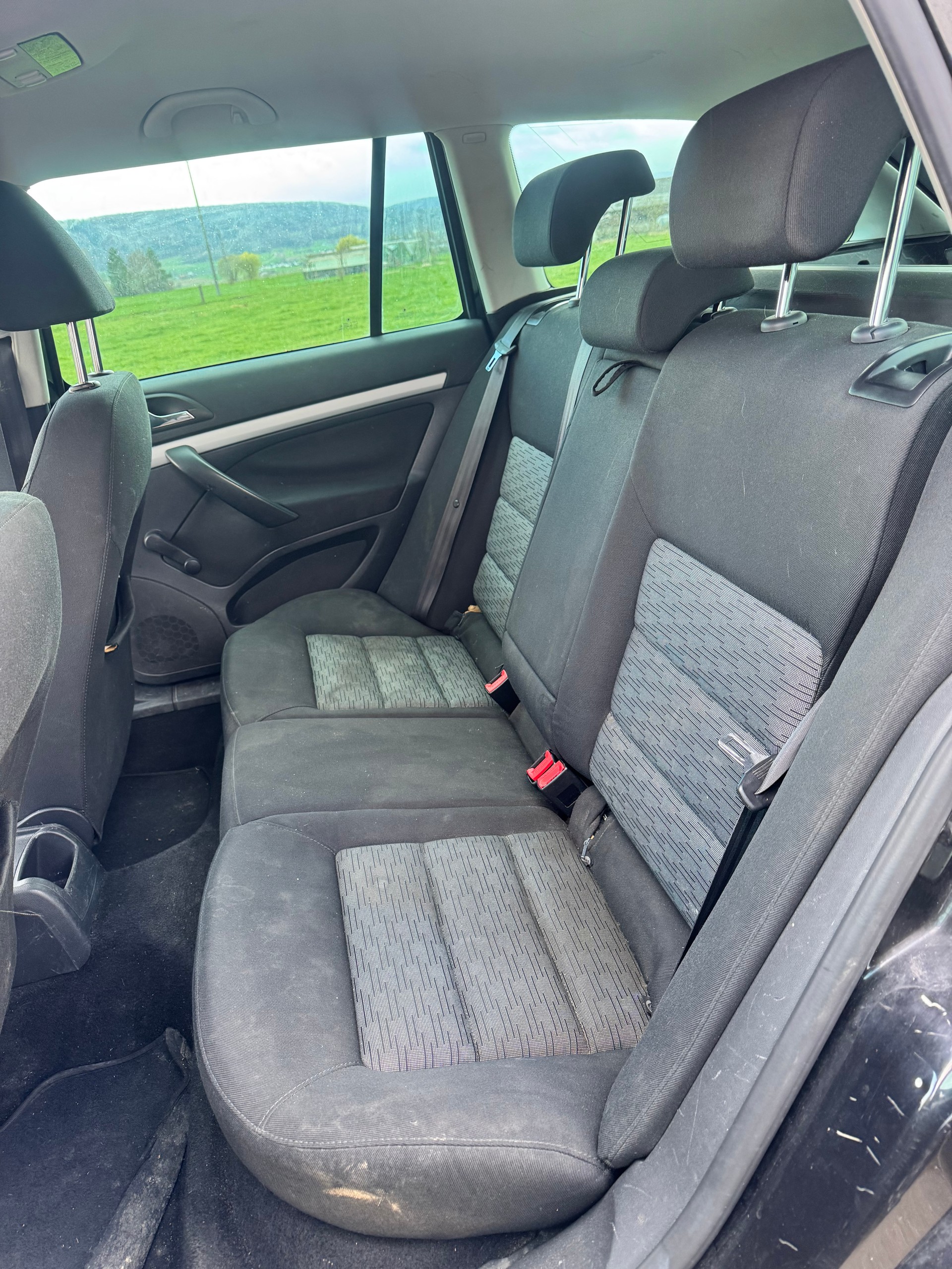 SKODA Octavia Combi 1.8 TSI Elegance-image-6