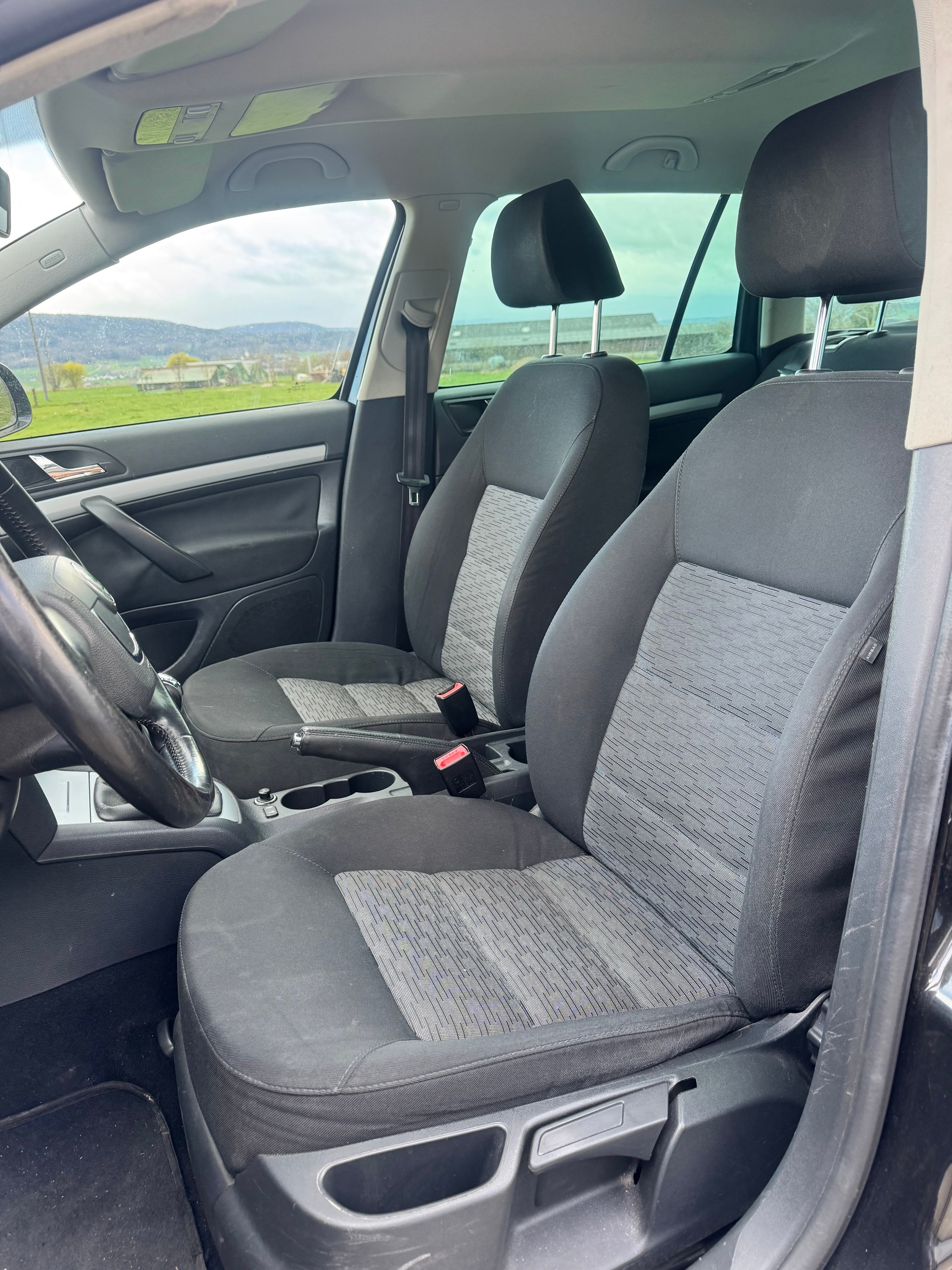 SKODA Octavia Combi 1.8 TSI Elegance-image-7