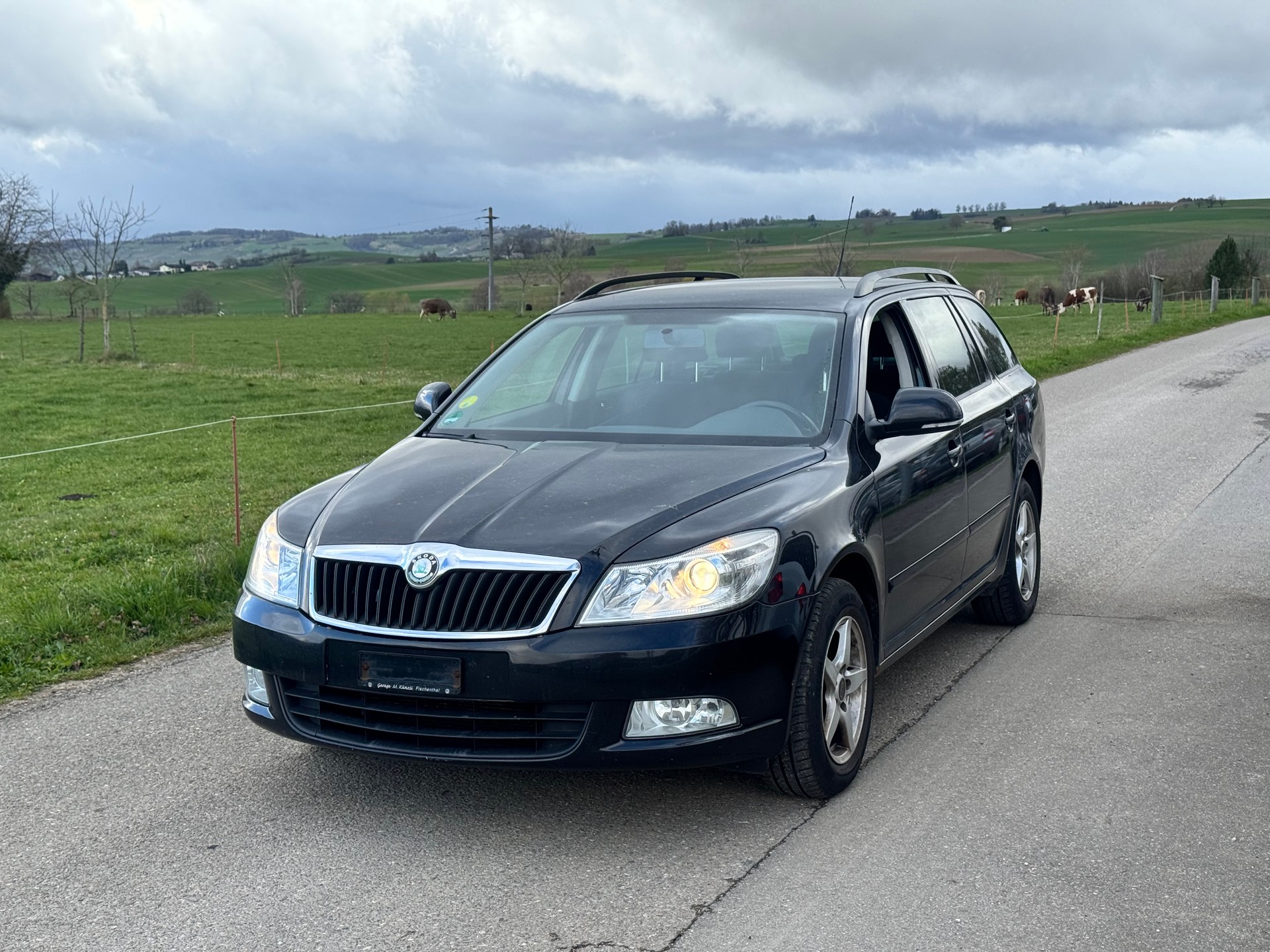 SKODA Octavia Combi 1.8 TSI Elegance-image-0