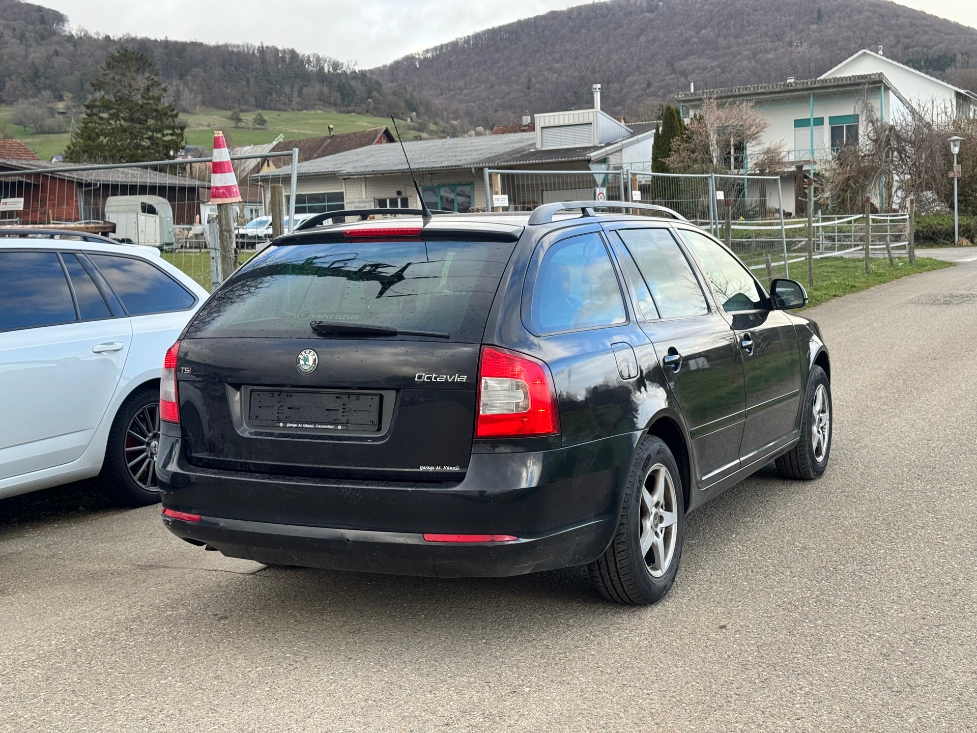 SKODA Octavia Combi 1.8 TSI Elegance-image-5