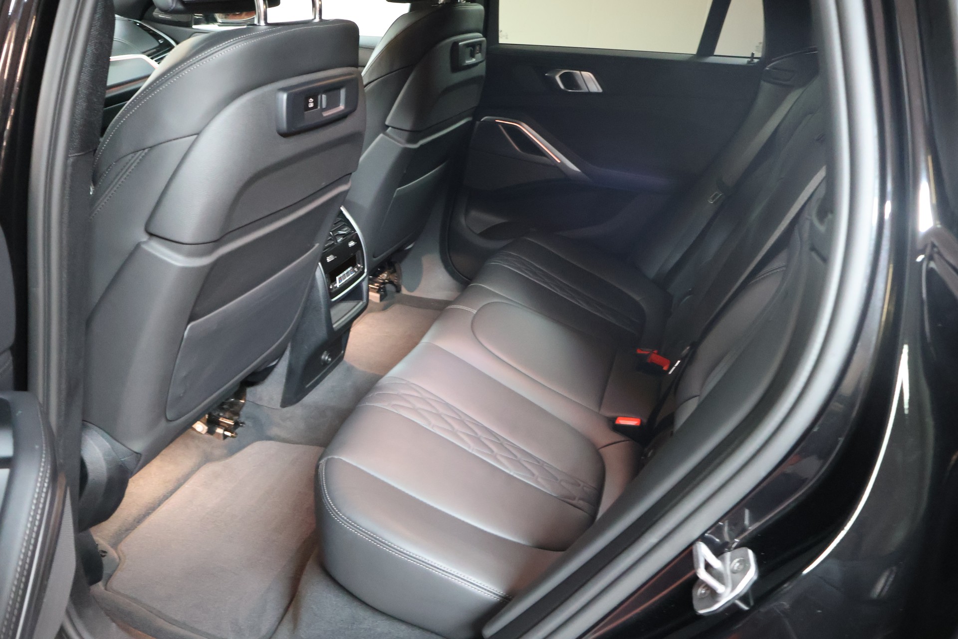 BMW X6 xDrive 48V 40d Steptronic M Sport-image-19