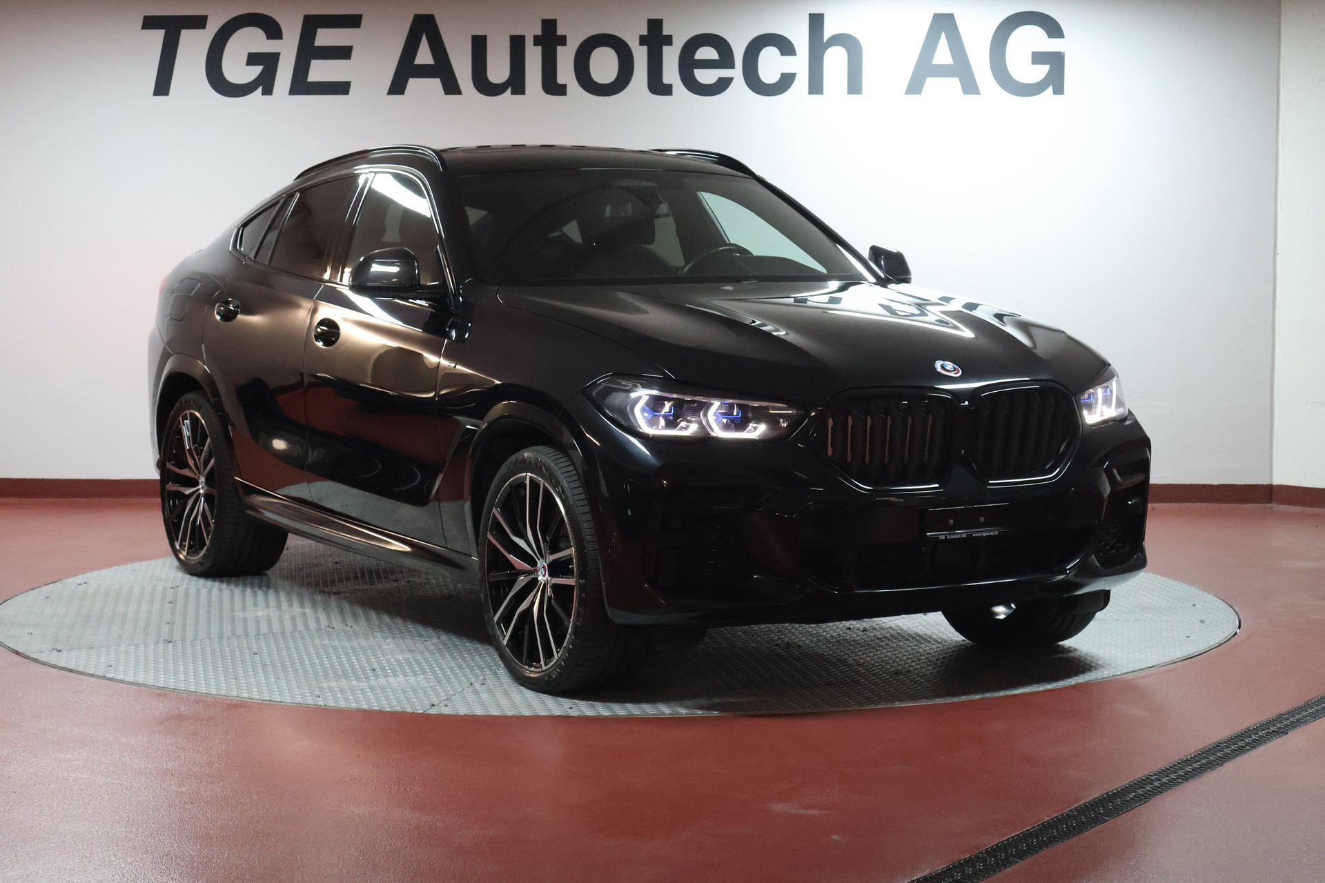 BMW X6 xDrive 48V 40d Steptronic M Sport-showroom-element-2