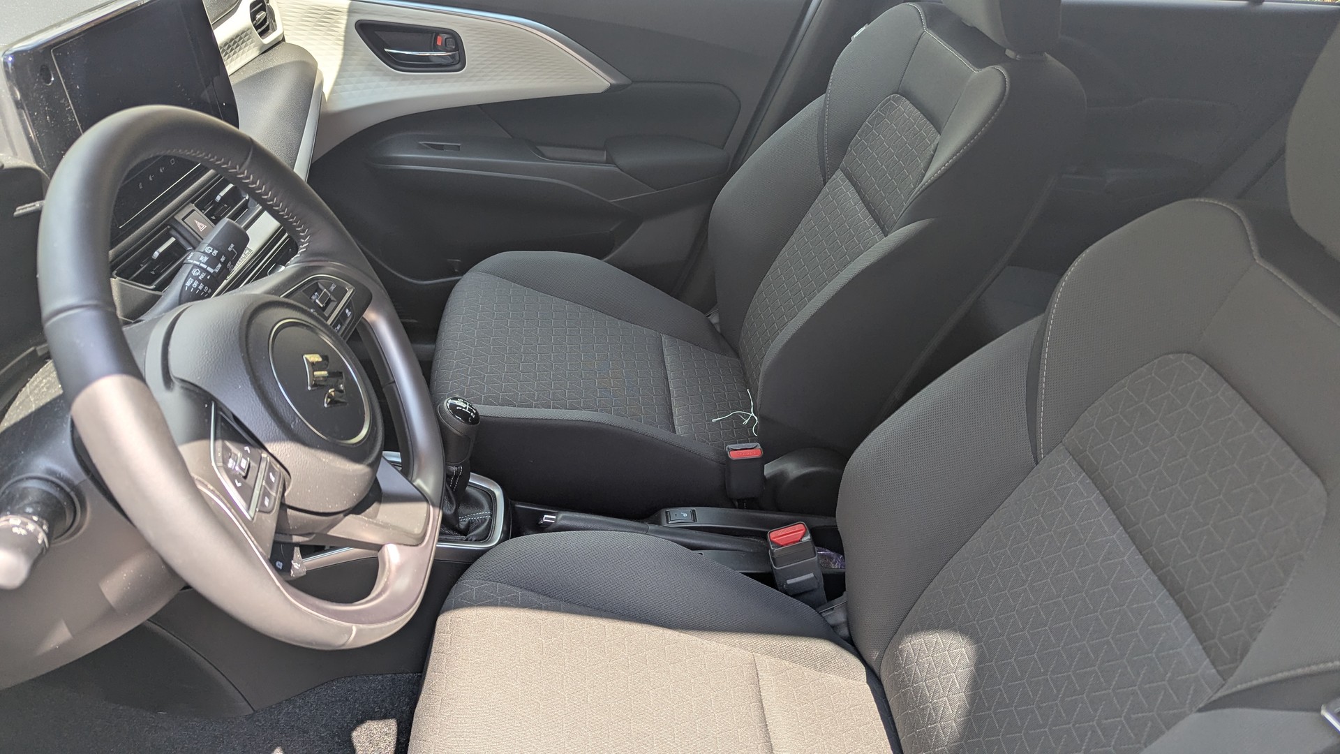 SUZUKI Swift 1.2 1st Edition Hybrid 4x4-image-5