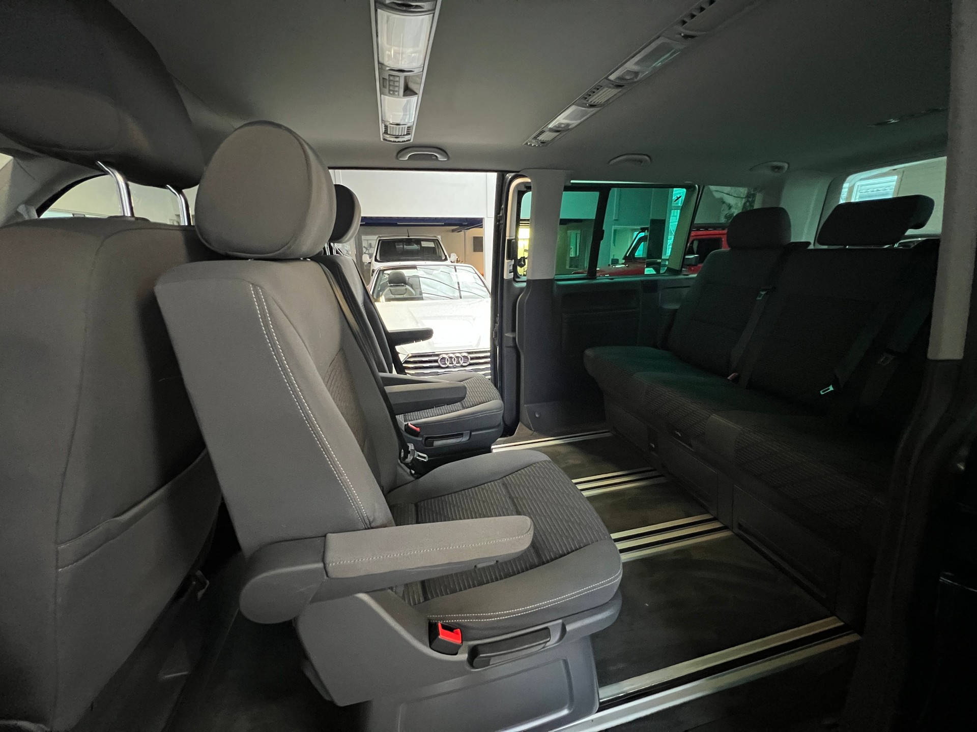 VW T5 Multivan 2.0 Bi-TDI CR Langer Radstand Comfortline DSG-image-11