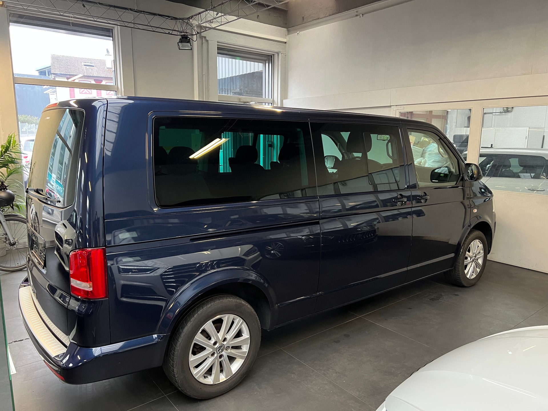 VW T5 Multivan 2.0 Bi-TDI CR Langer Radstand Comfortline DSG-image-3