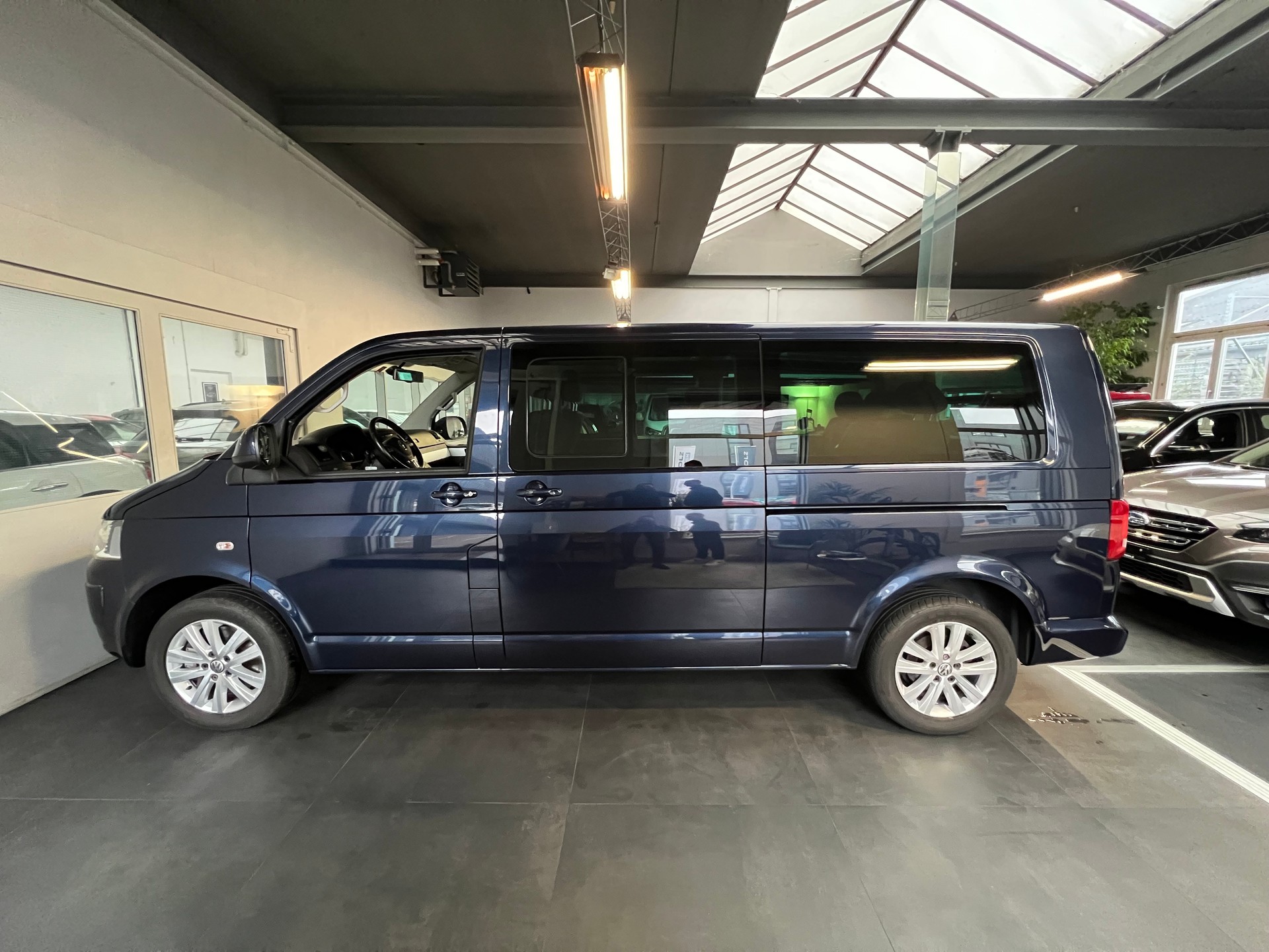 VW T5 Multivan 2.0 Bi-TDI CR Langer Radstand Comfortline DSG-image-4