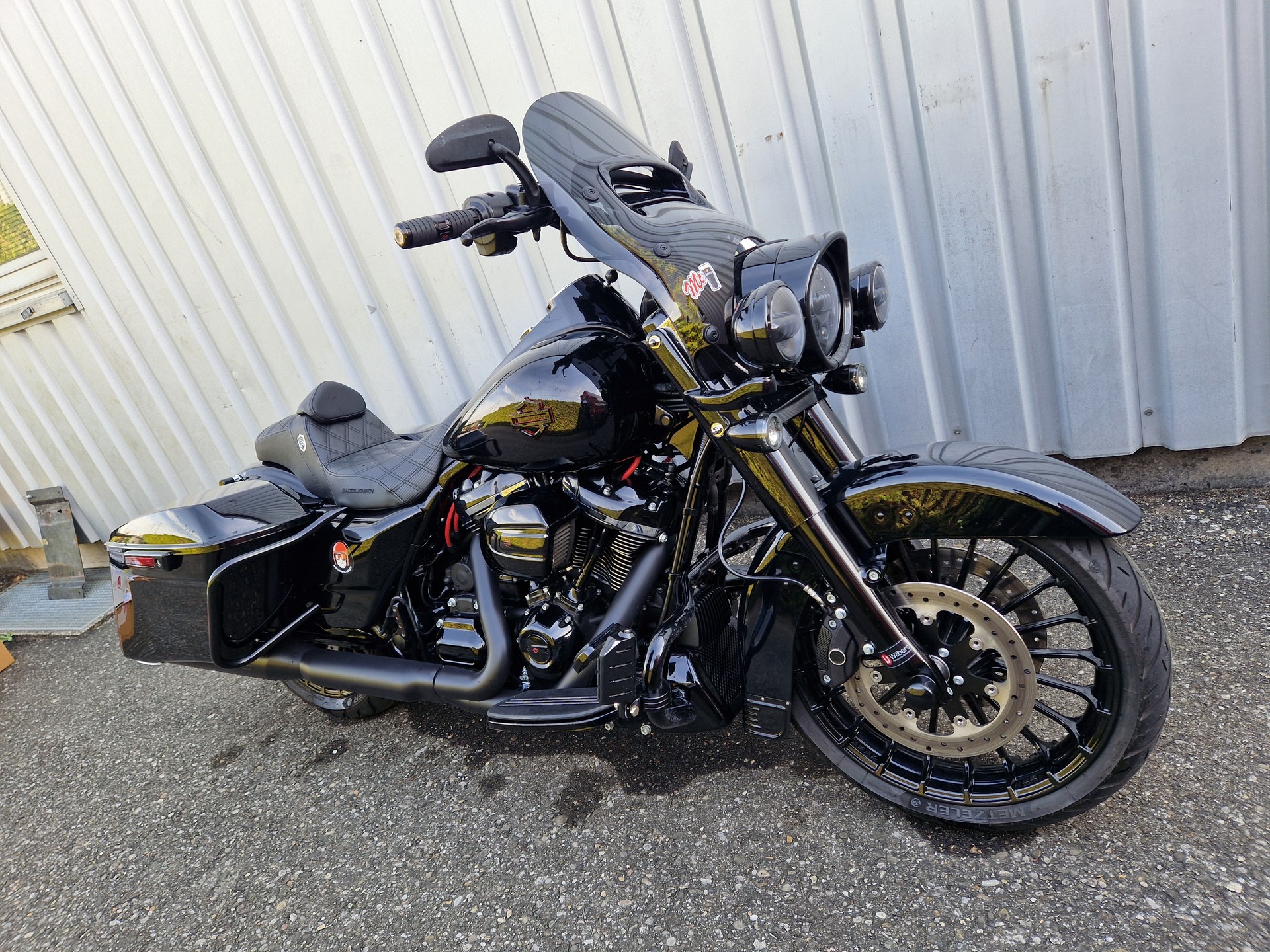 HARLEY-DAVIDSON Road King Special-showroom-element-1