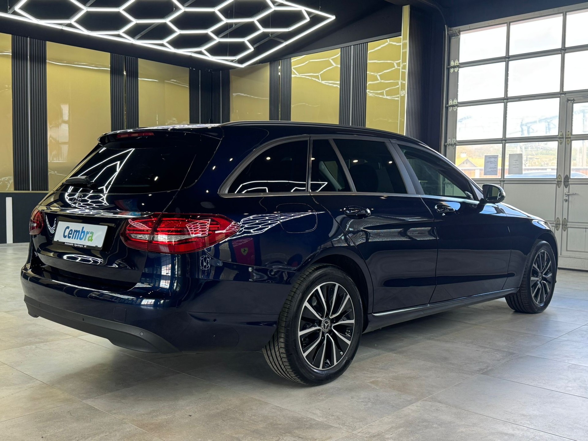 MERCEDES-BENZ C 220 d Swiss Star 4M 9G-Tronic-image-4