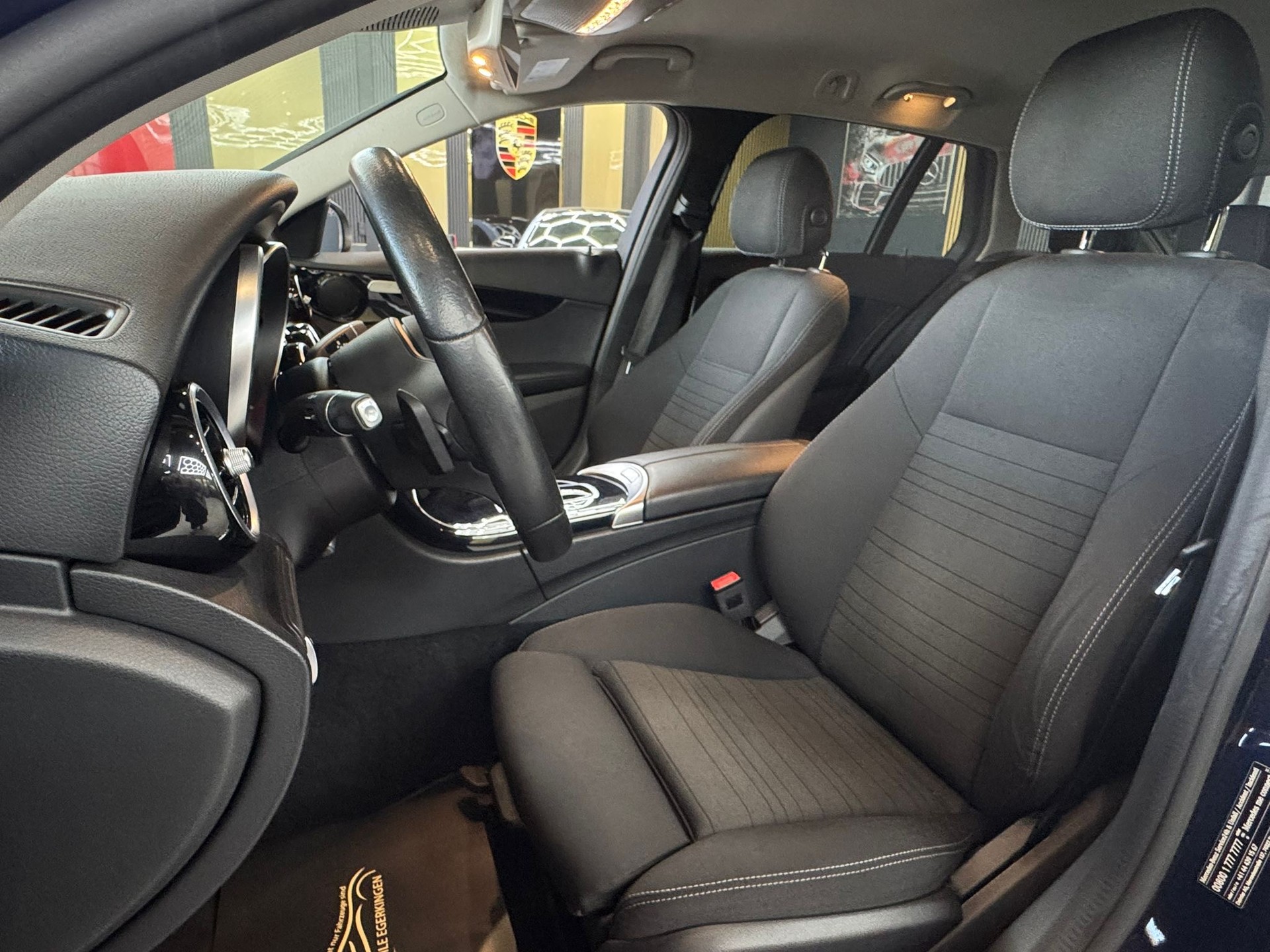 MERCEDES-BENZ C 220 d Swiss Star 4M 9G-Tronic-image-9