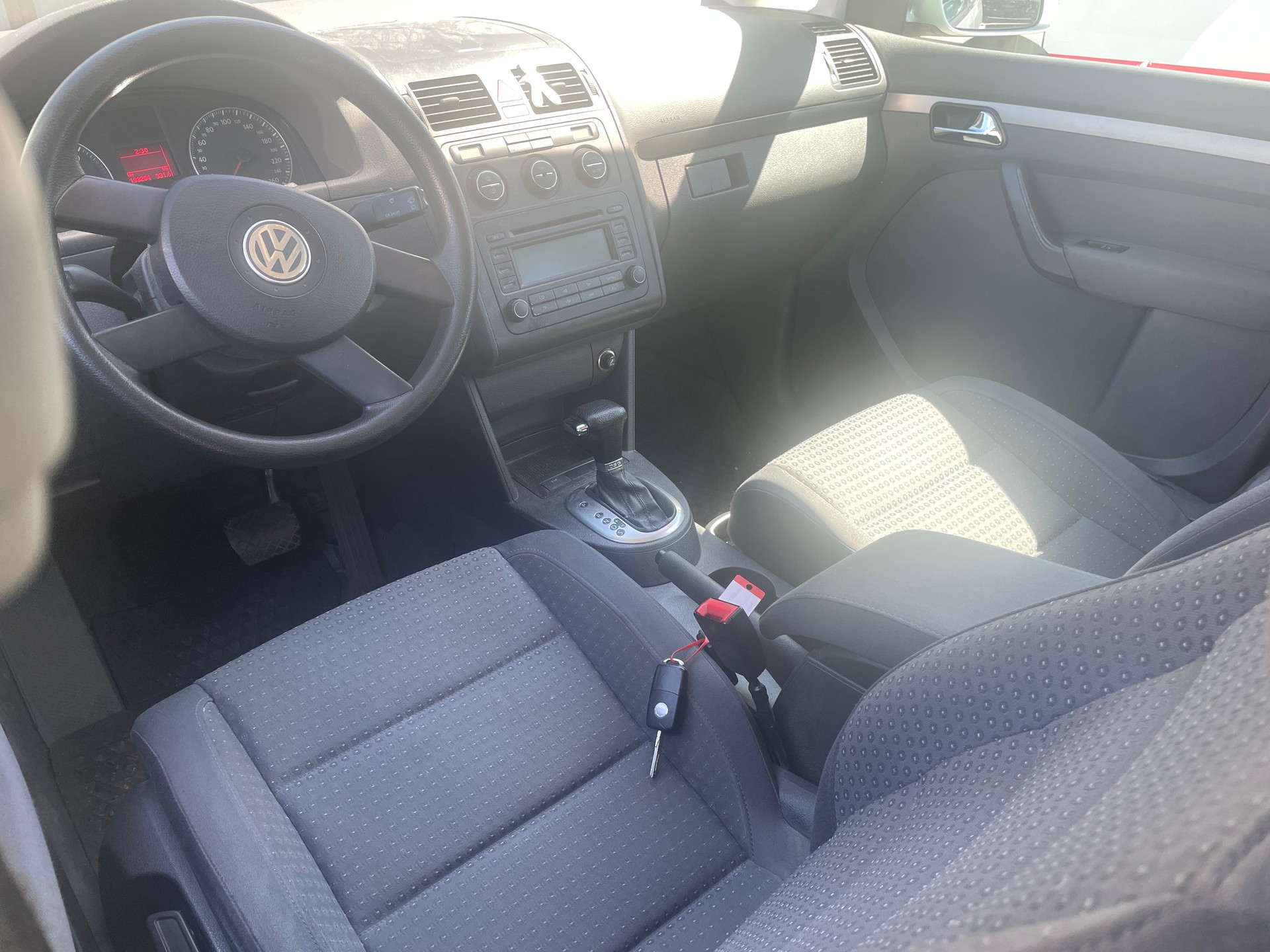 VW Touran 2.0 TDI Trendline-image-7