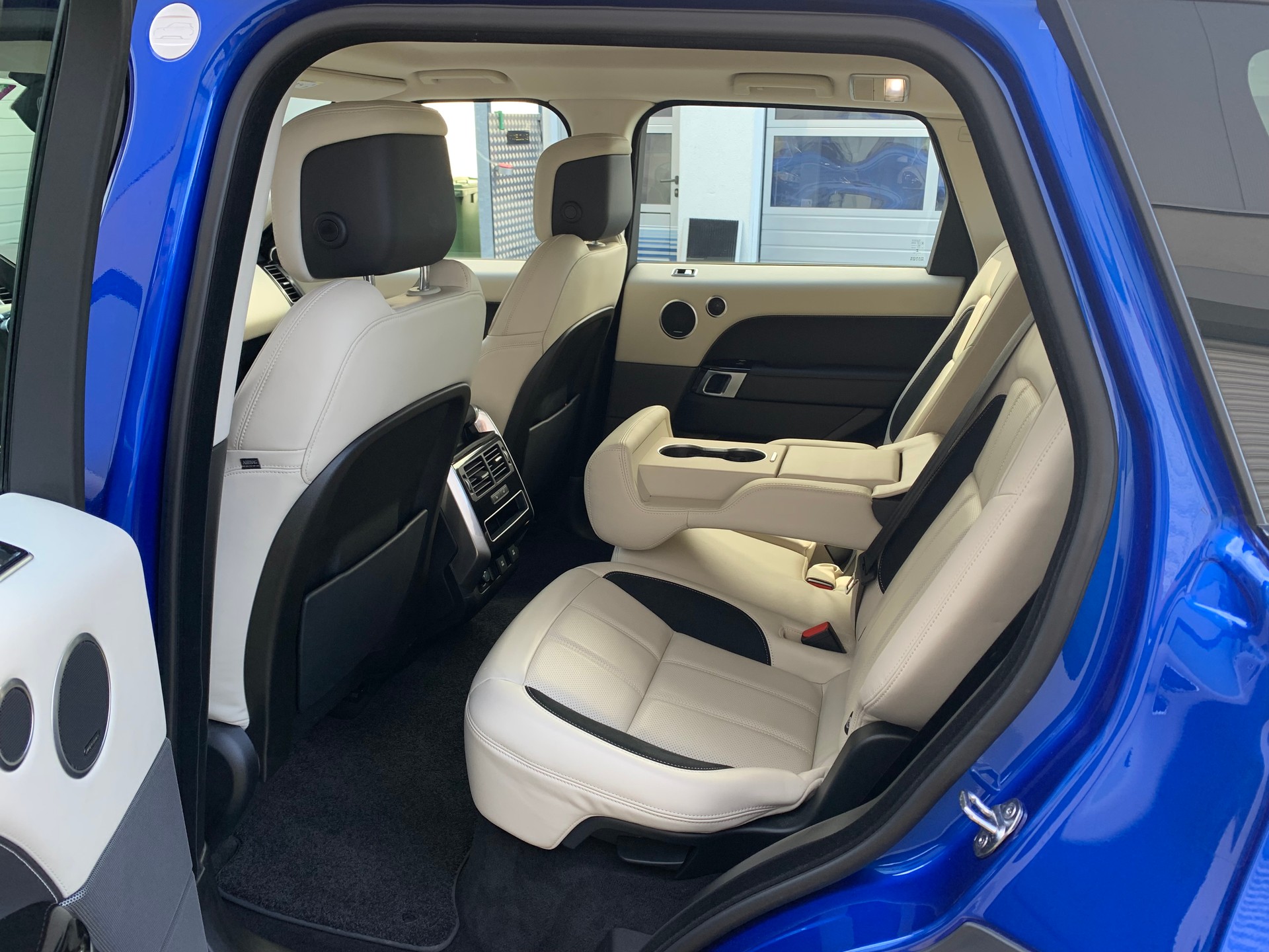 LAND ROVER Range Rover Sport 3.0 SDV6 HSE Dynamic Automatic-image-8