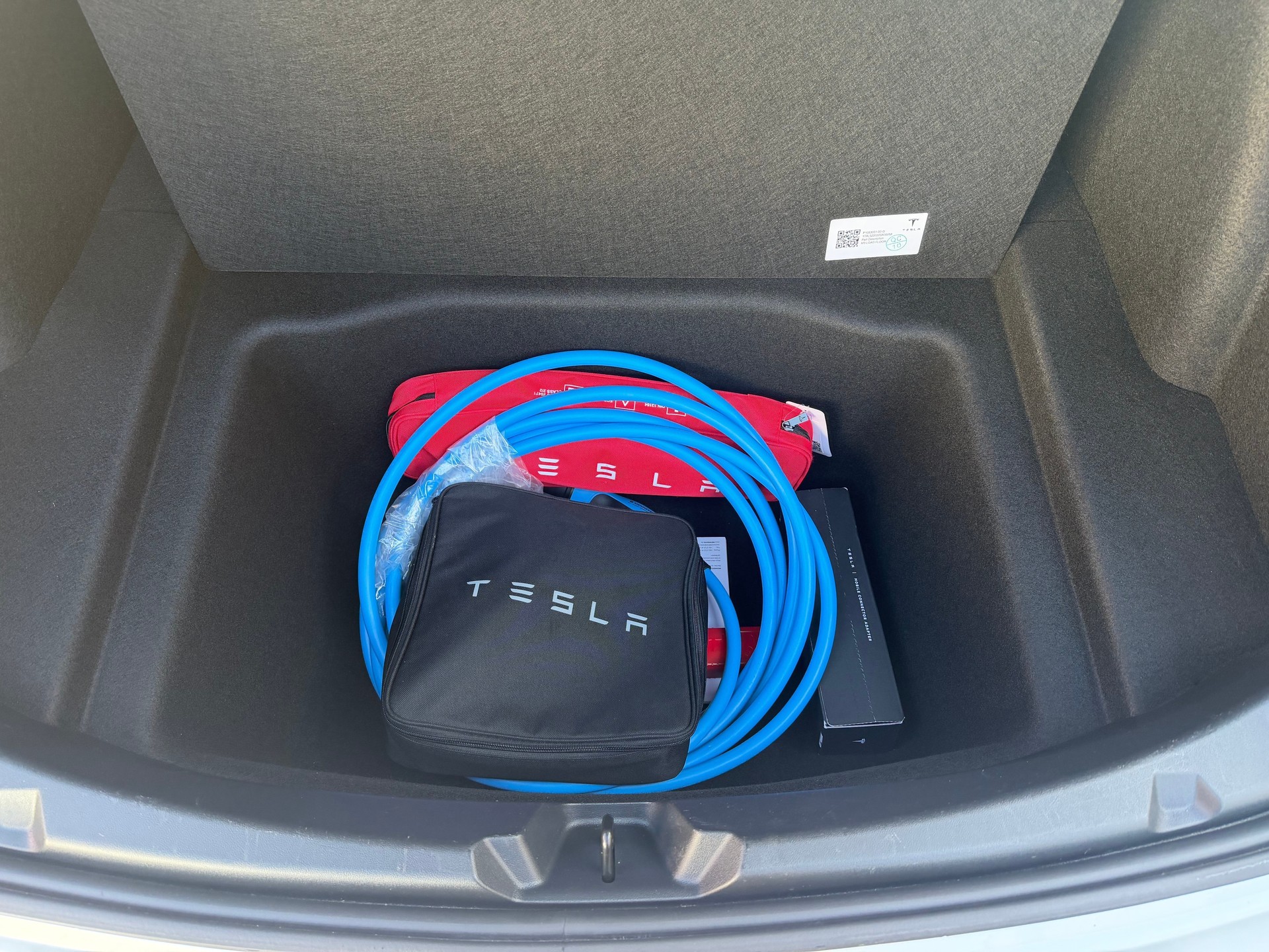TESLA Model 3 Long Range Dual Motor AWD-image-8
