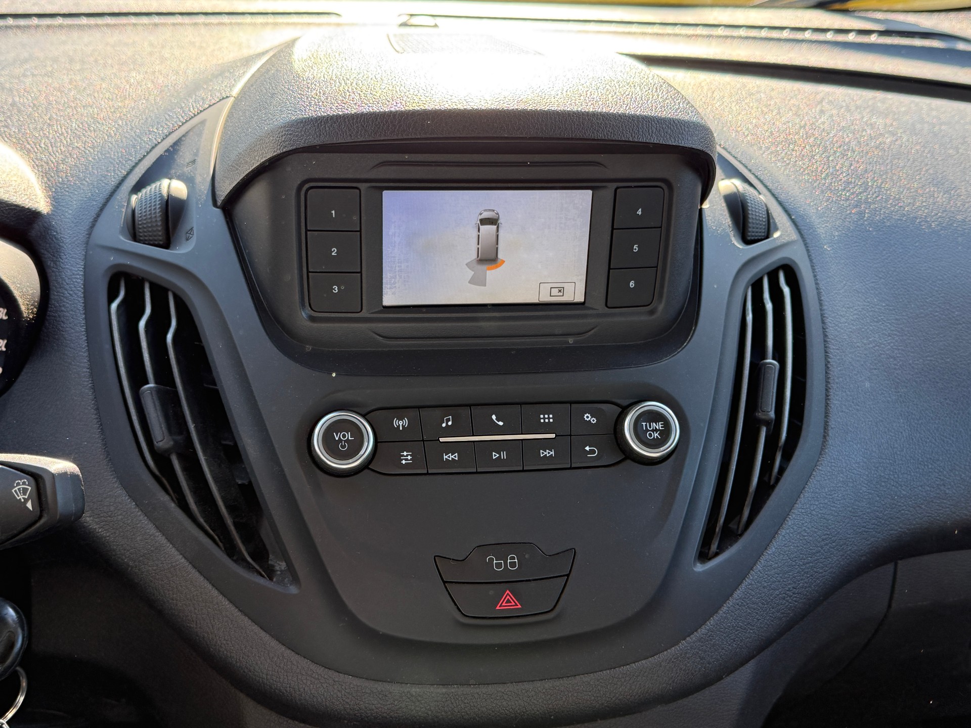 FORD Transit Courier Van 1.0 EcoBoost - Voiture de Livraison - Carrosserie Tôlée 2 Places - Expertisé 28.02.2025 - Grand Service OK-image-17
