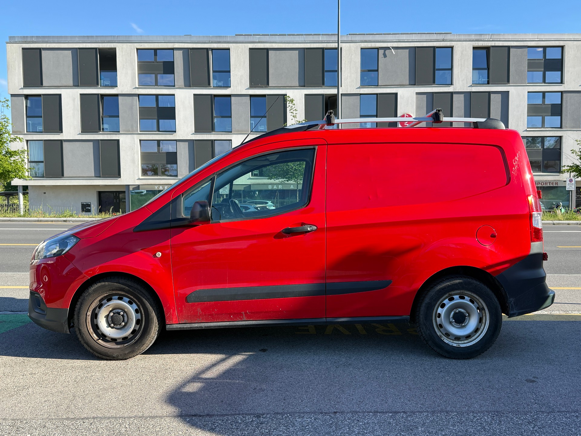 FORD Transit Courier Van 1.0 EcoBoost - Voiture de Livraison - Carrosserie Tôlée 2 Places - Expertisé 28.02.2025 - Grand Service OK-image-8