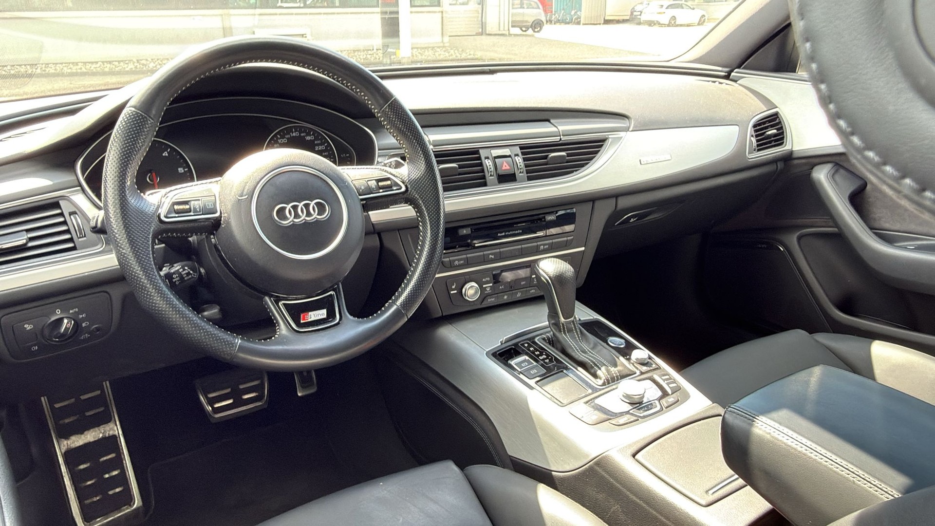 AUDI A6 Avant 3.0 TDI V6 quattro S-tronic-image-19