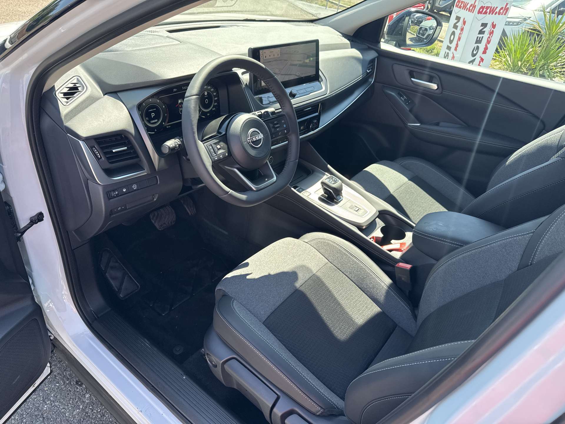 NISSAN Qashqai 1.3 DIG-T MHEV N-Connecta Xtronic-Automat-image-5