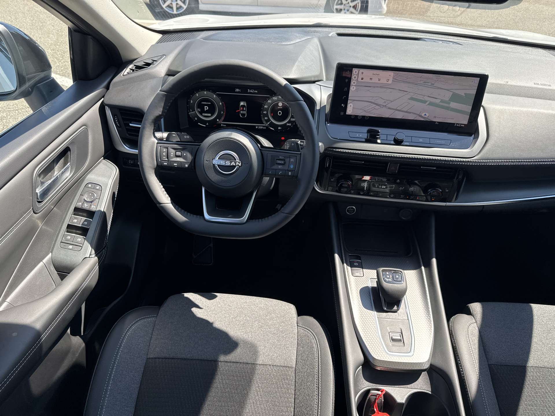 NISSAN Qashqai 1.3 DIG-T MHEV N-Connecta Xtronic-Automat-image-4