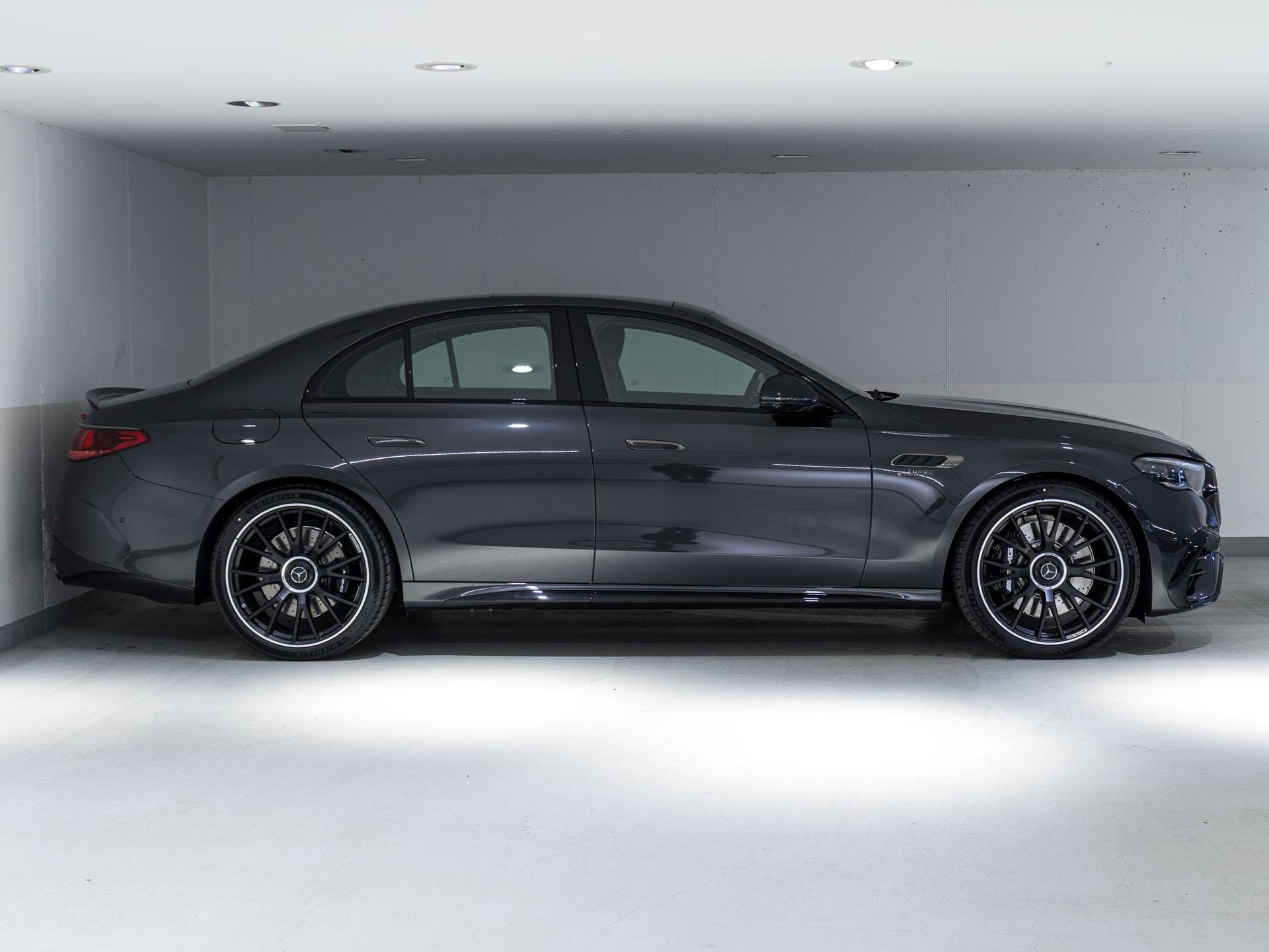 MERCEDES-BENZ E 53 AMG Hybrid 4MATIC+-image-1