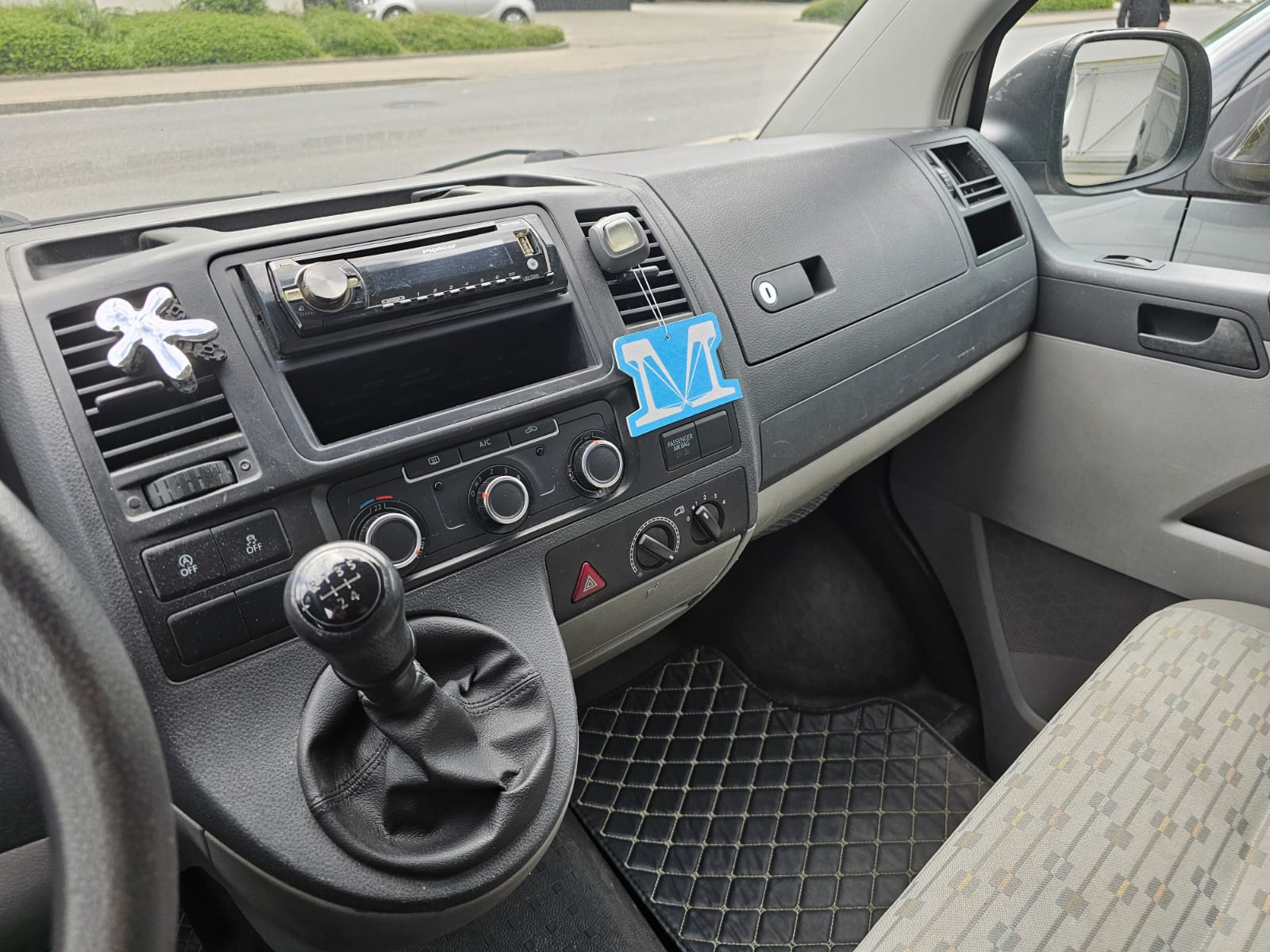 VW Crafter 35 2.0 TDI CR-image-11