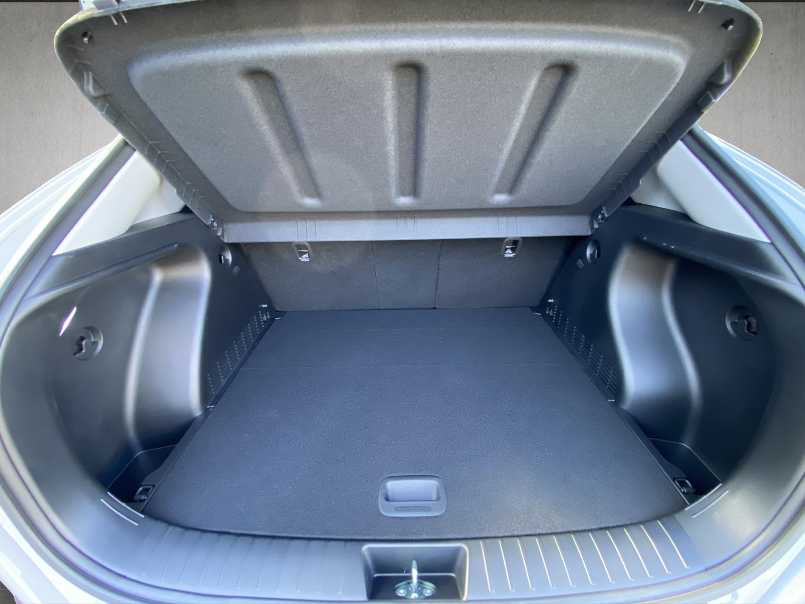 HYUNDAI Kona 1.6 GDi Hybrid Amplia-image-16