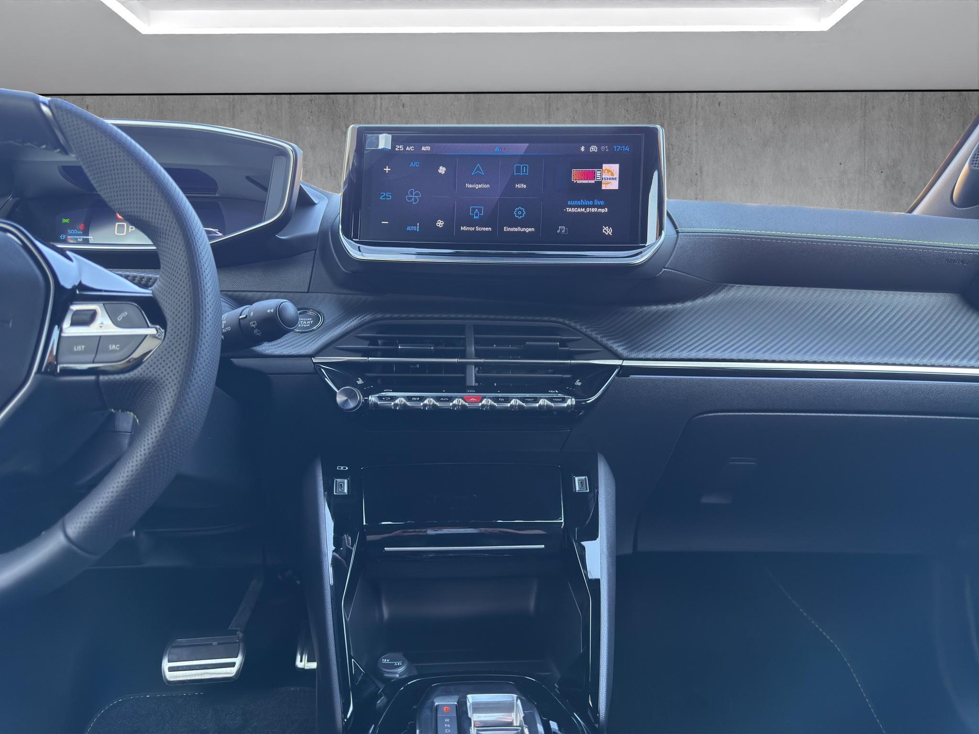 PEUGEOT 208 1.2 Hybrid 145 GT-image-13