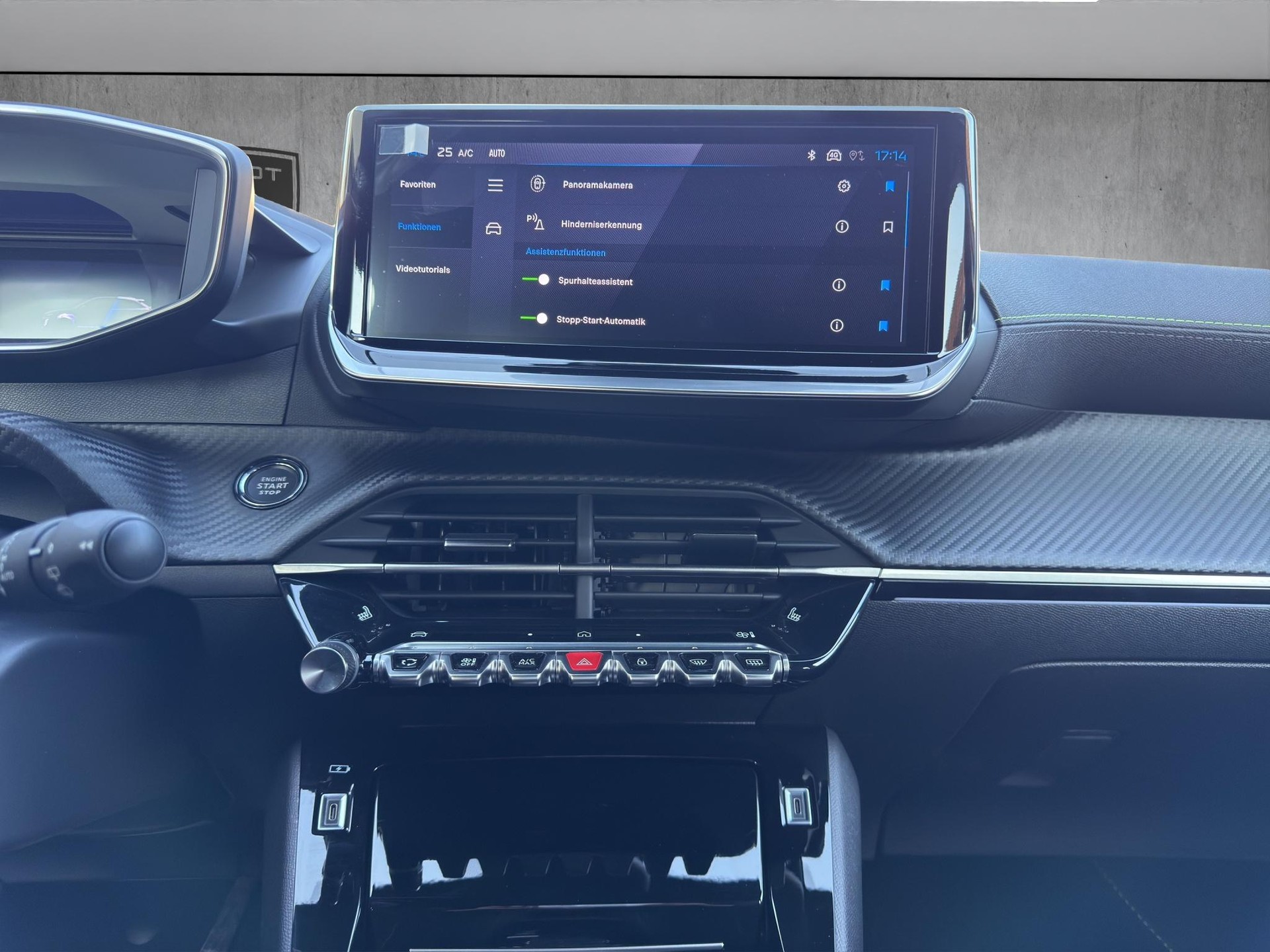 PEUGEOT 208 1.2 Hybrid 145 GT-image-14