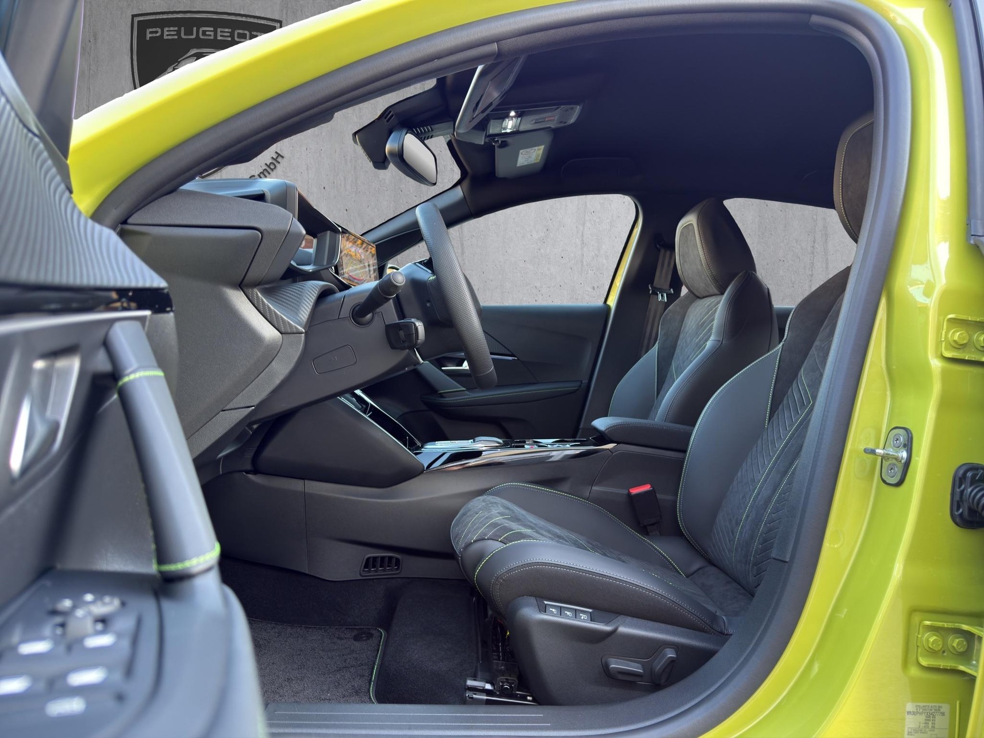 PEUGEOT 208 1.2 Hybrid 145 GT-image-8