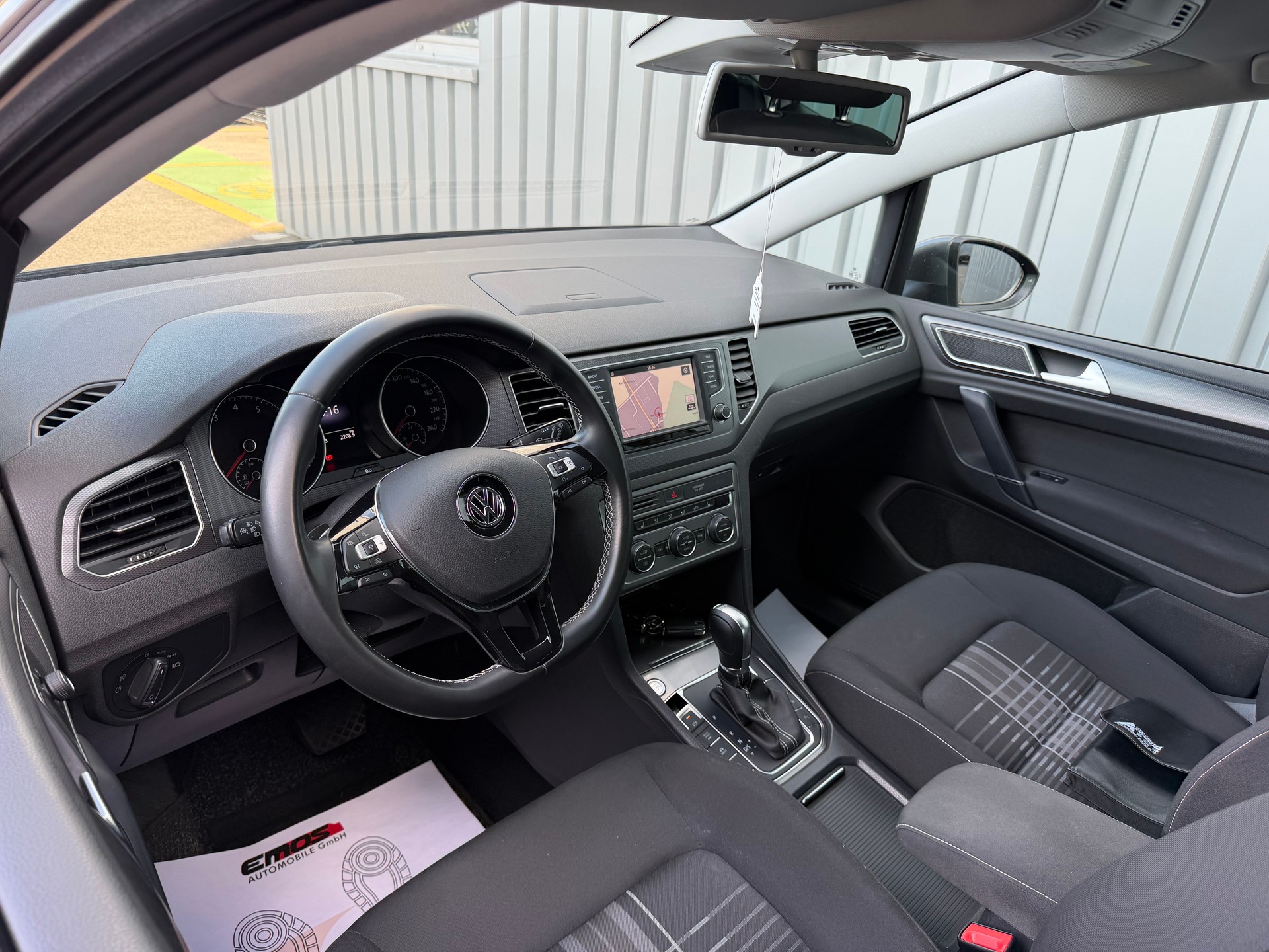 VW Golf Sportsvan 1.4 TSI Lounge DSG-image-9