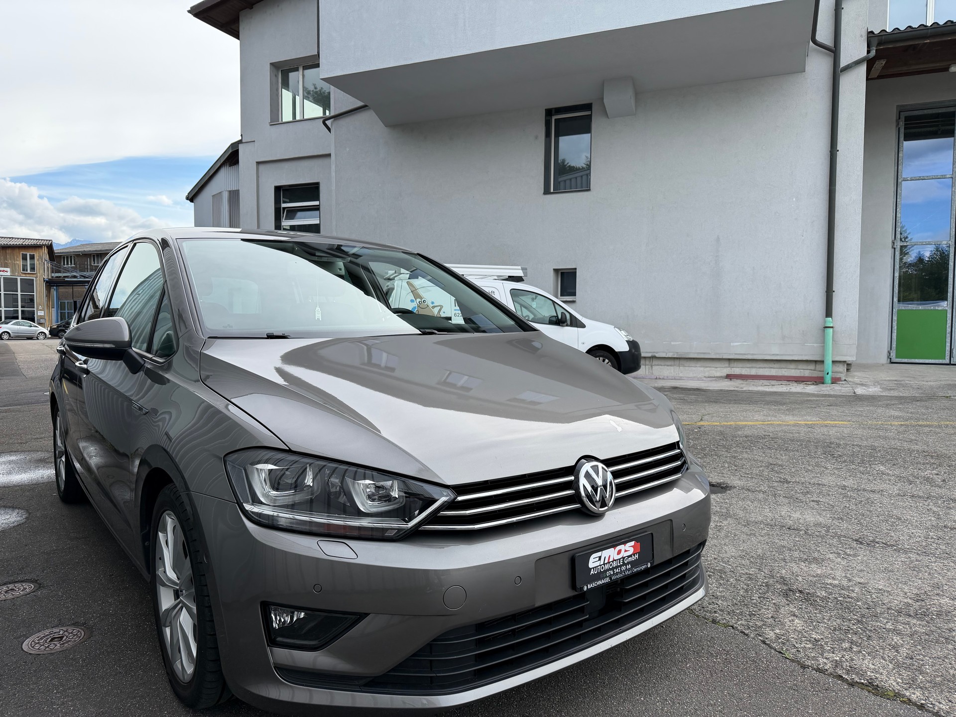 VW Golf Sportsvan 1.4 TSI Lounge DSG-image-2