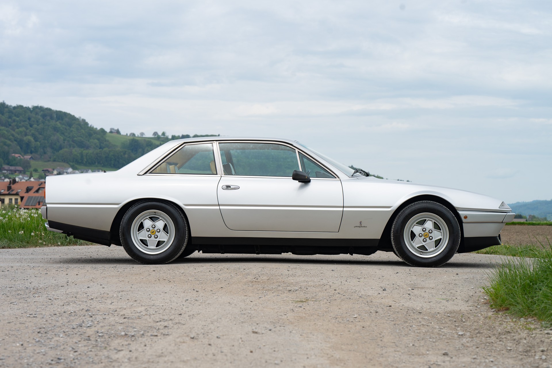 FERRARI 412i-image-5