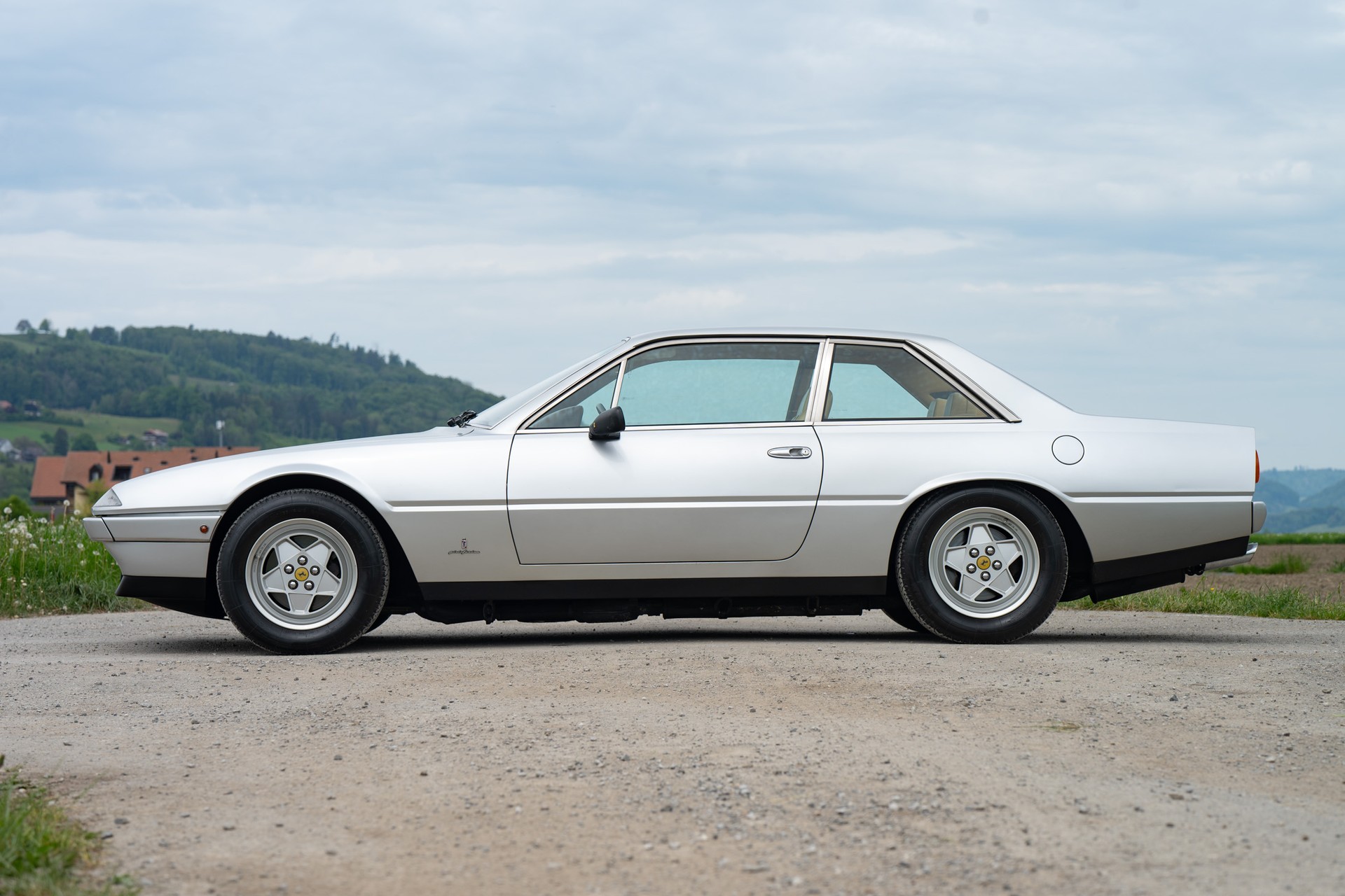 FERRARI 412i-image-4
