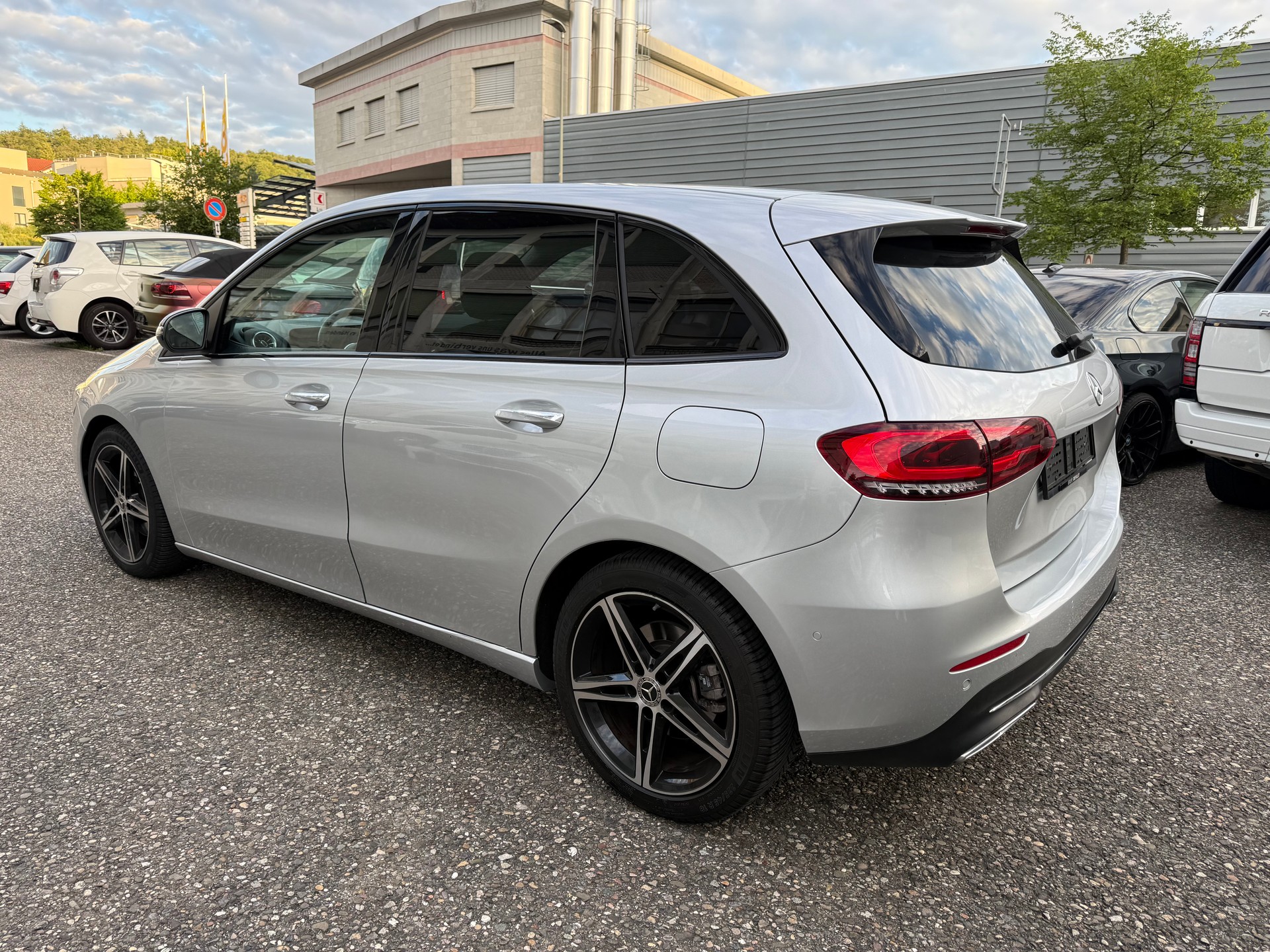 MERCEDES-BENZ B 200 Progressive 7G-DCT-image-3