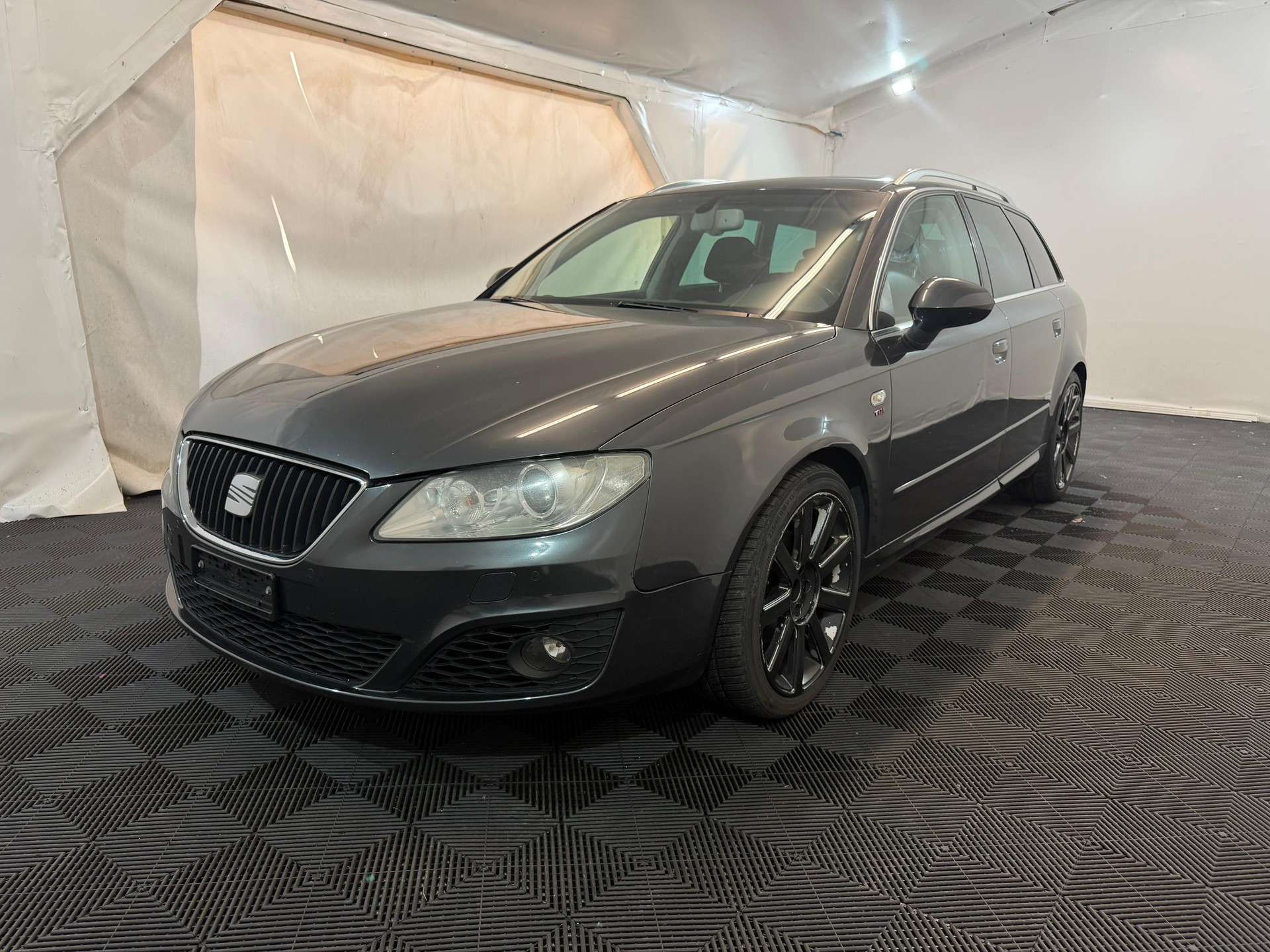 SEAT Exeo ST 2.0 TDI 143 Sport MTr-showroom-element-2
