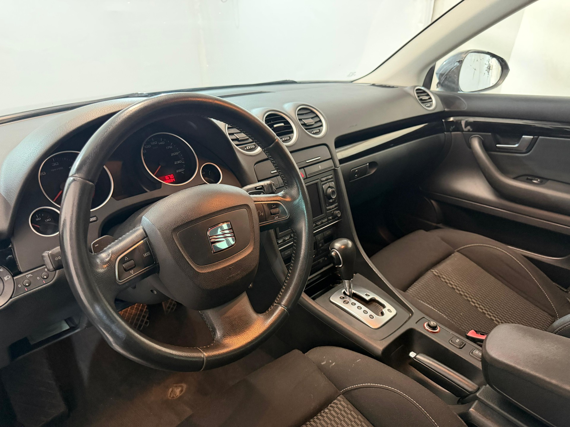 SEAT Exeo ST 2.0 TDI 143 Sport MTr-image-11