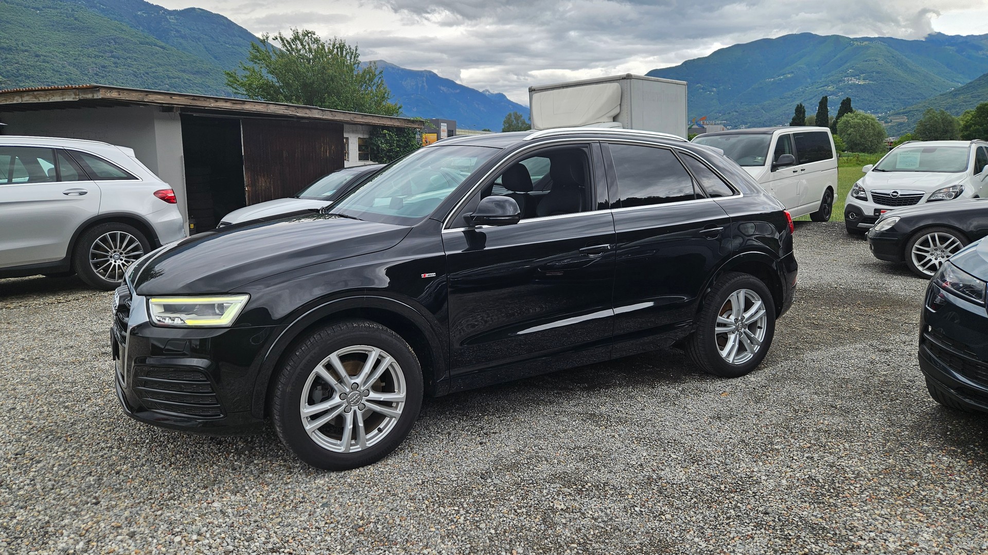 AUDI Q3 2.0 TDI sport quattro S-tronic-image-2