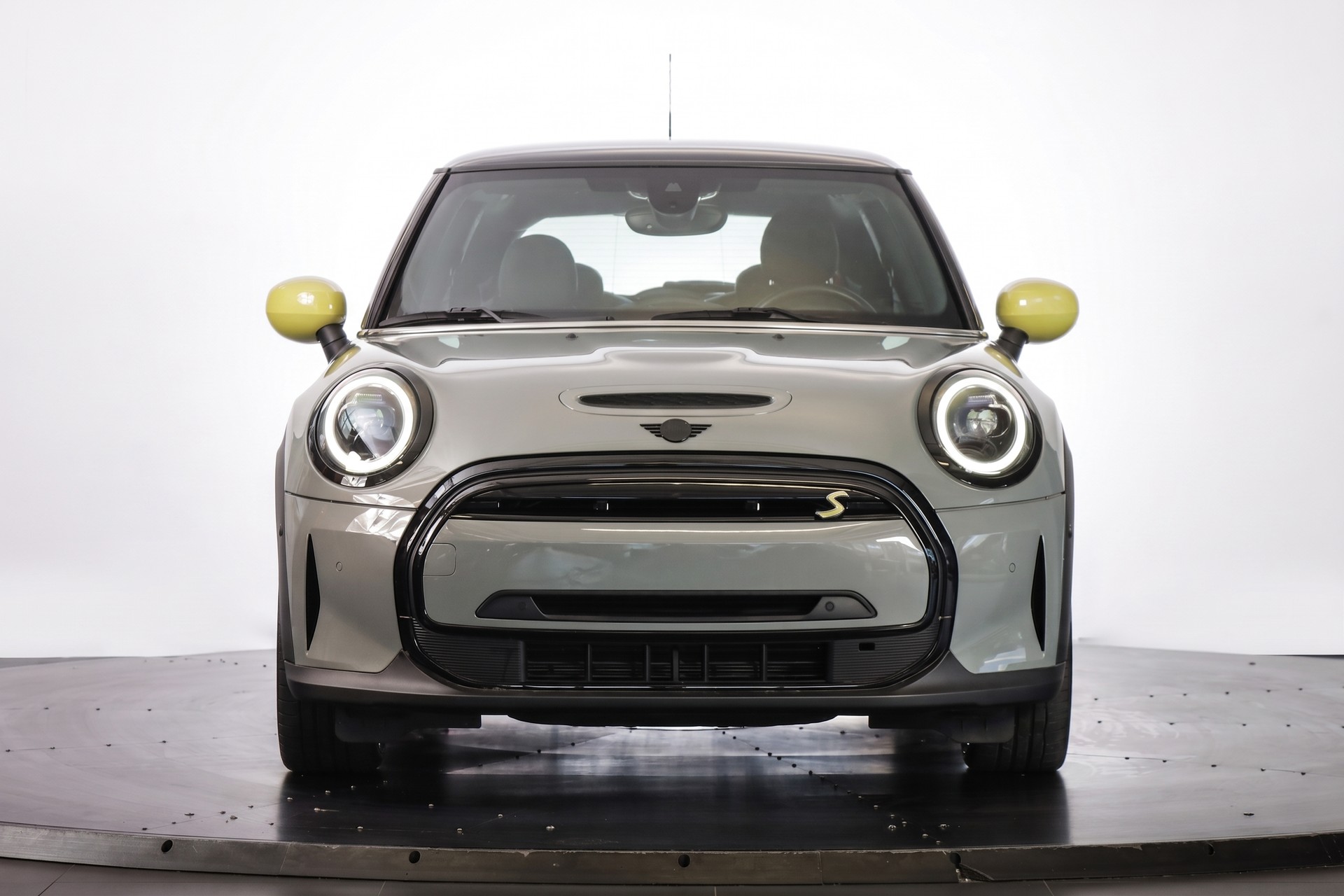 MINI Cooper SE-image-1